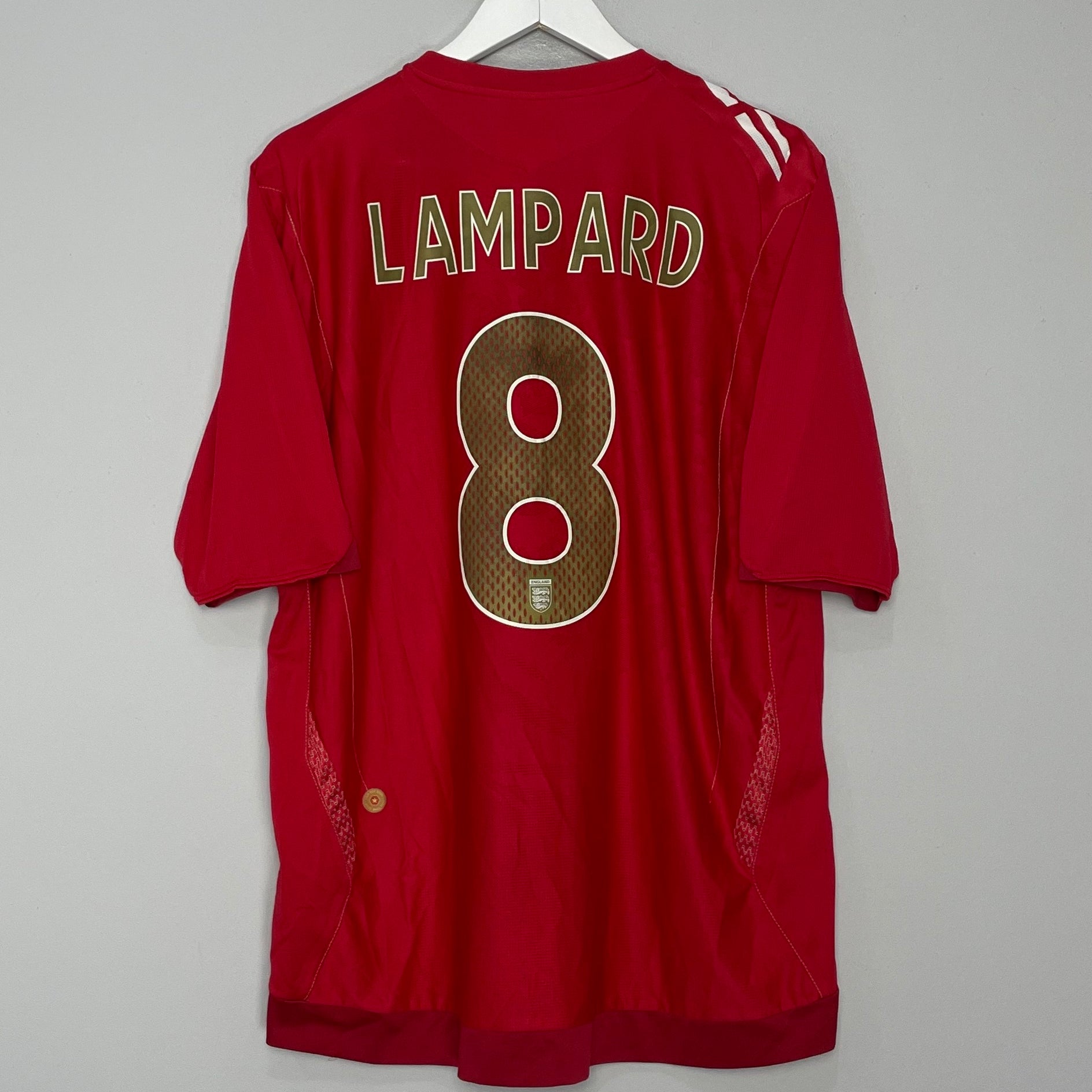 Shop 2006/08 ENGLAND LAMPARD #8 AWAY SHIRT (XXL) UMBRO, classic football shirts, vintage football shirts & retro soccer jerseys at Cult Kits