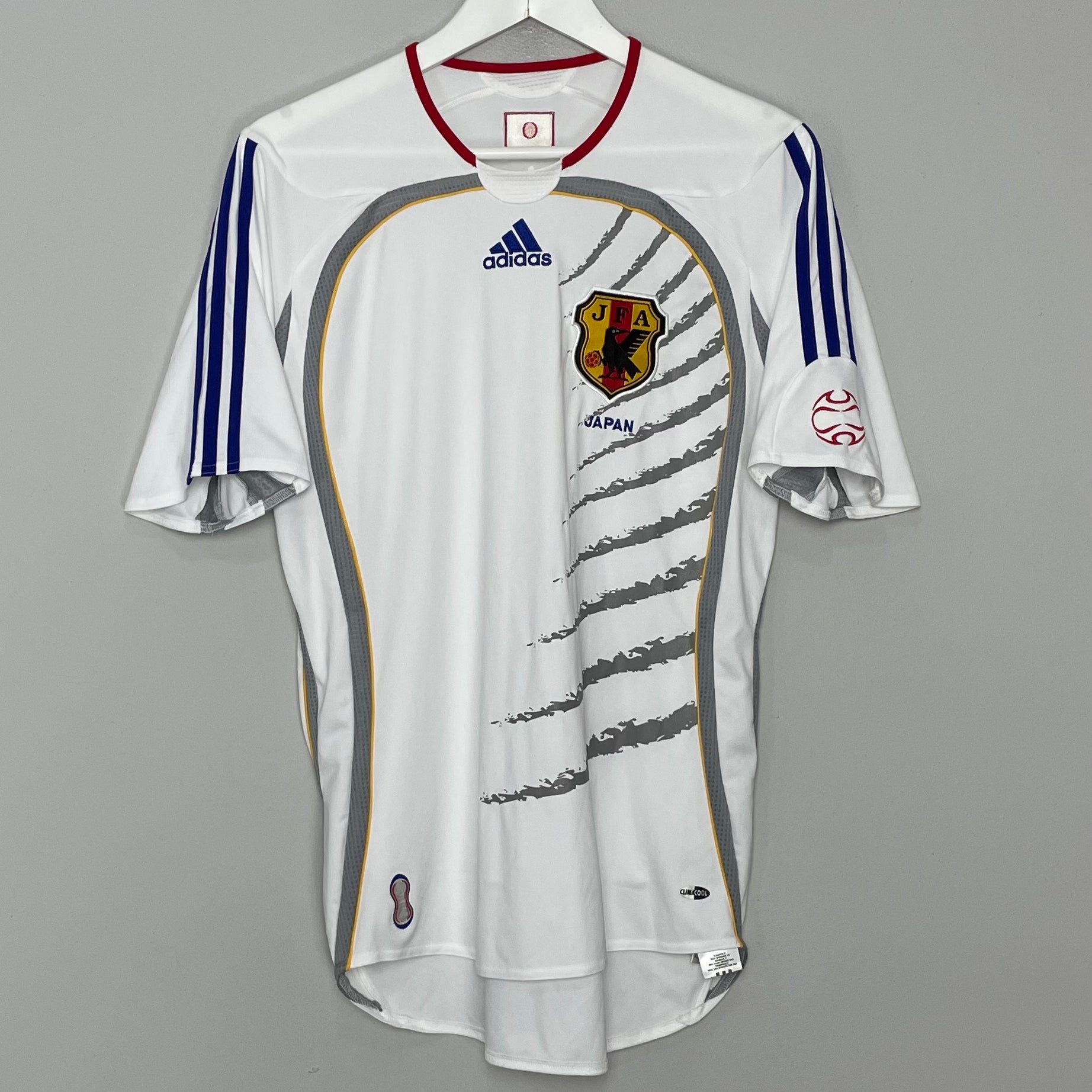 Shop 2006/08 JAPAN AWAY SHIRT (S) ADIDAS, classic football shirts, vintage football shirts & retro soccer jerseys at Cult Kits