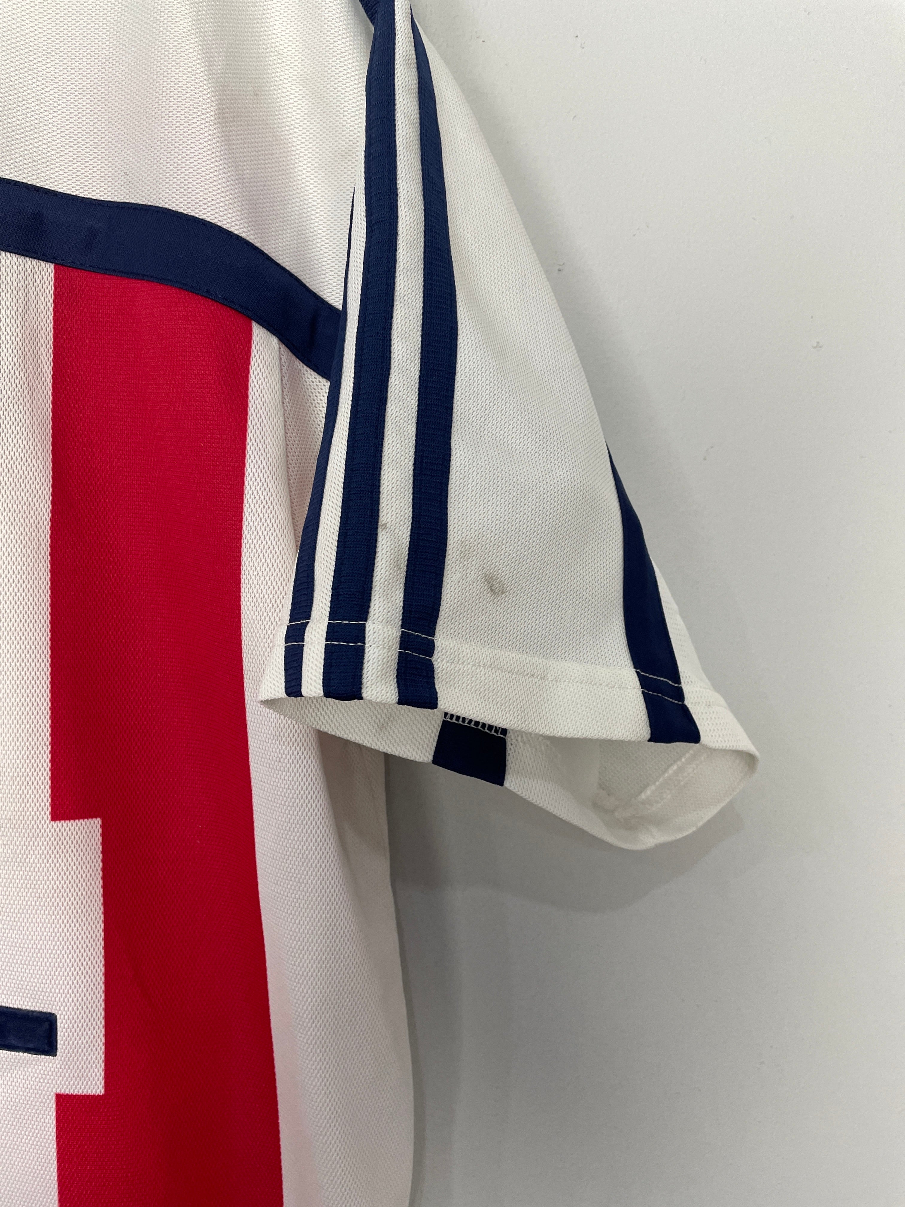 Shop 2000/02 BAYERN MUNICH AWAY SHIRT (L) ADIDAS, classic football shirts, vintage football shirts & retro soccer jerseys at Cult Kits