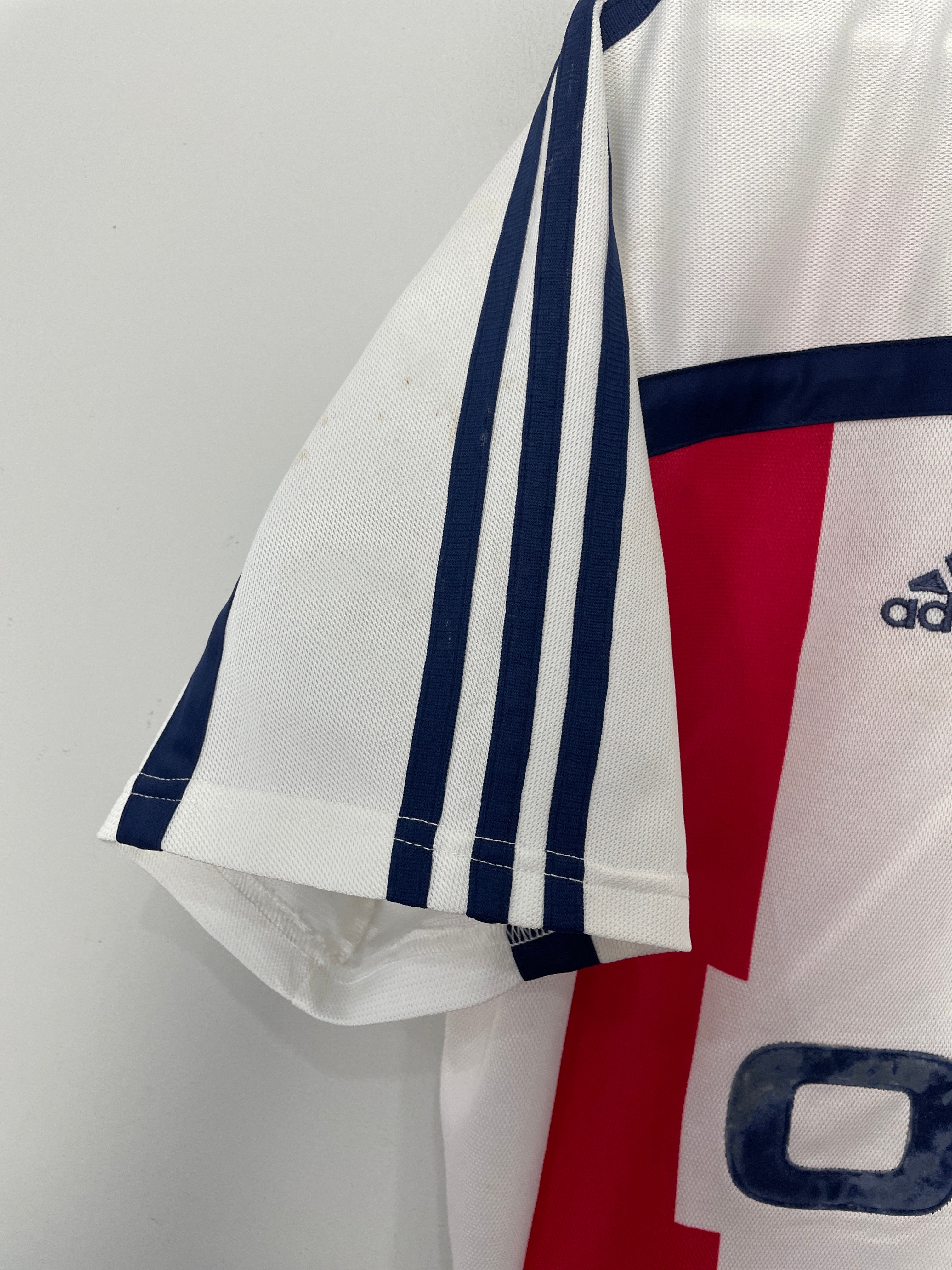 Shop 2000/02 BAYERN MUNICH AWAY SHIRT (L) ADIDAS, classic football shirts, vintage football shirts & retro soccer jerseys at Cult Kits