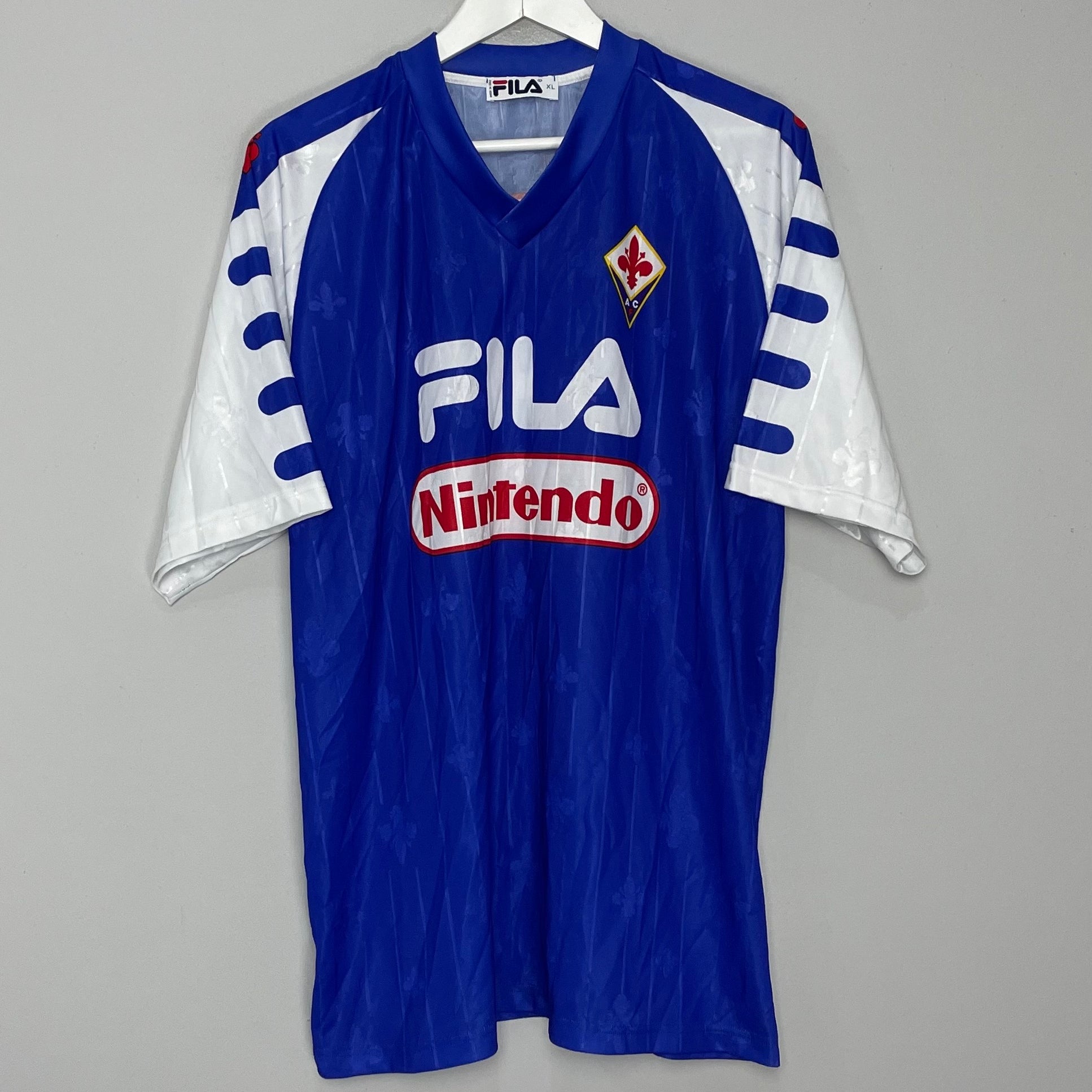 Shop 1998/99 FIORENTINA TRAINING SHIRT (XL) FILA, classic football shirts, vintage football shirts & retro soccer jerseys at Cult Kits