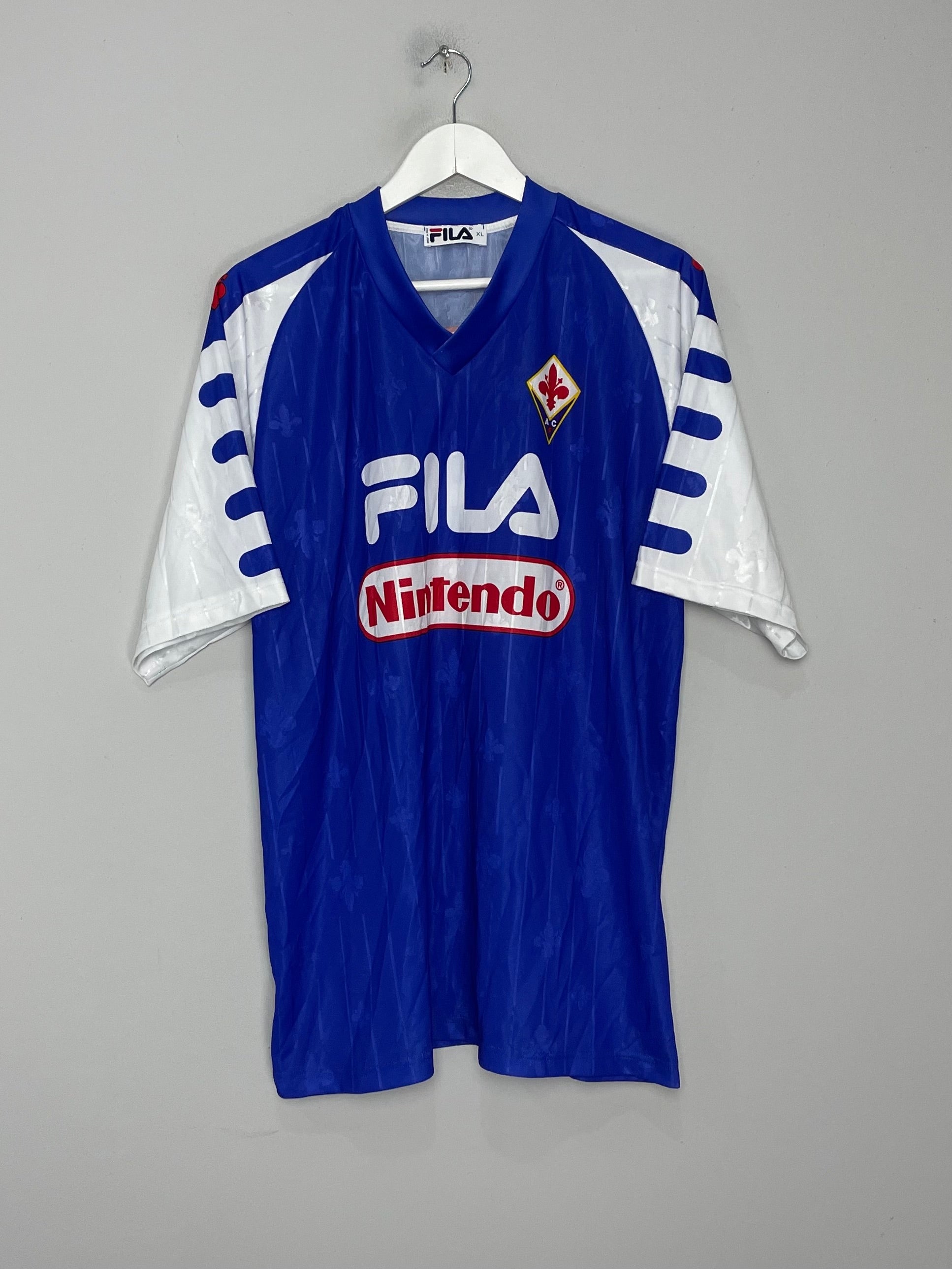 Shop 1998/99 FIORENTINA TRAINING SHIRT (XL) FILA, classic football shirts, vintage football shirts & retro soccer jerseys at Cult Kits