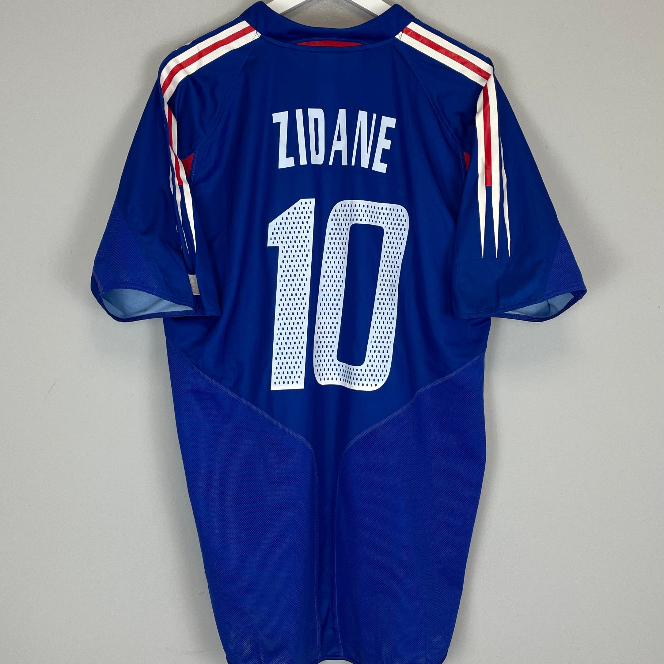 Shop 2004/06 FRANCE ZIDANE #10 HOME SHIRT (XL) ADIDAS, classic football shirts, vintage football shirts & retro soccer jerseys at Cult Kits