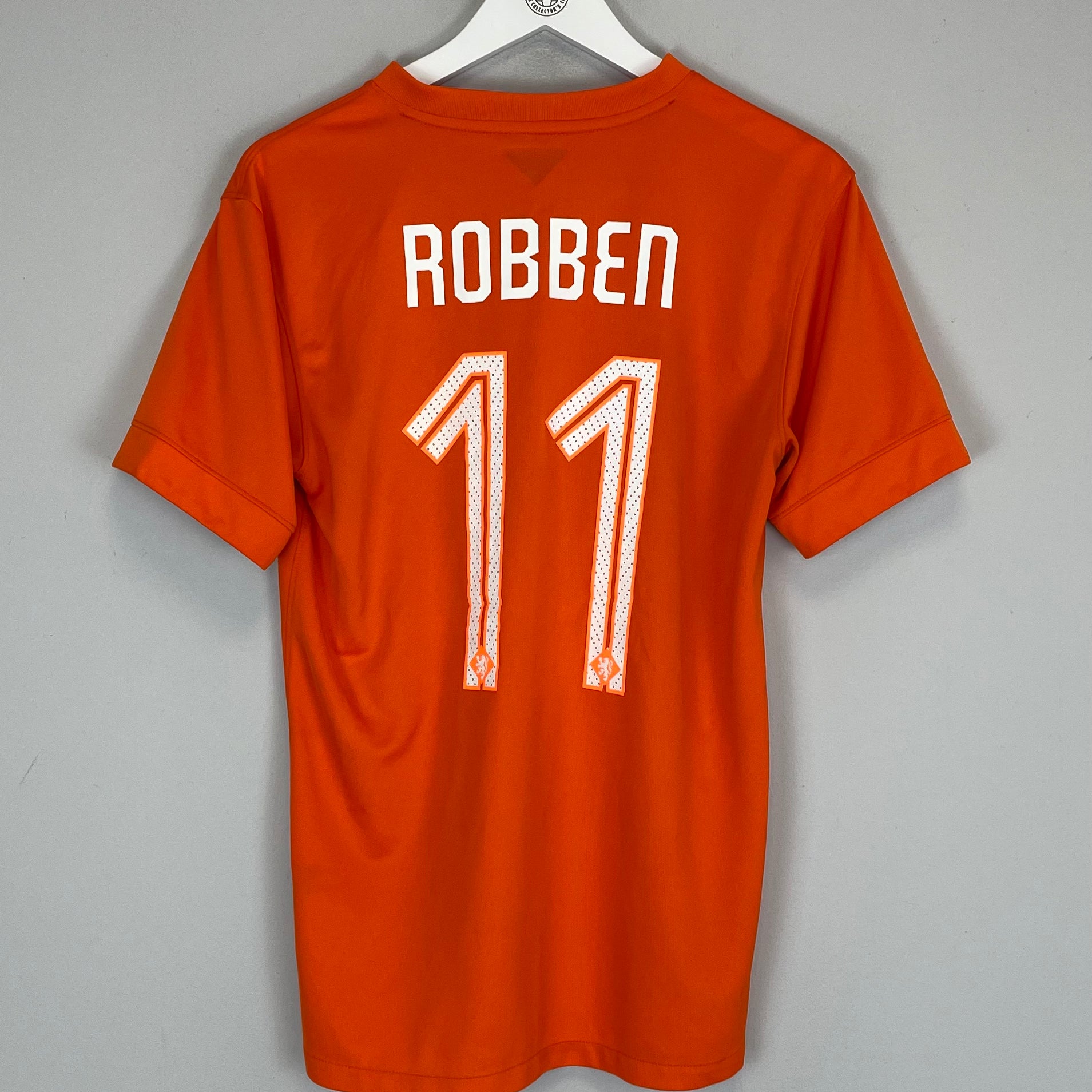 Shop 2014/15 NETHERLANDS ROBBEN #11 HOME SHIRT (M) NIKE, classic football shirts, vintage football shirts & retro soccer jerseys at Cult Kits