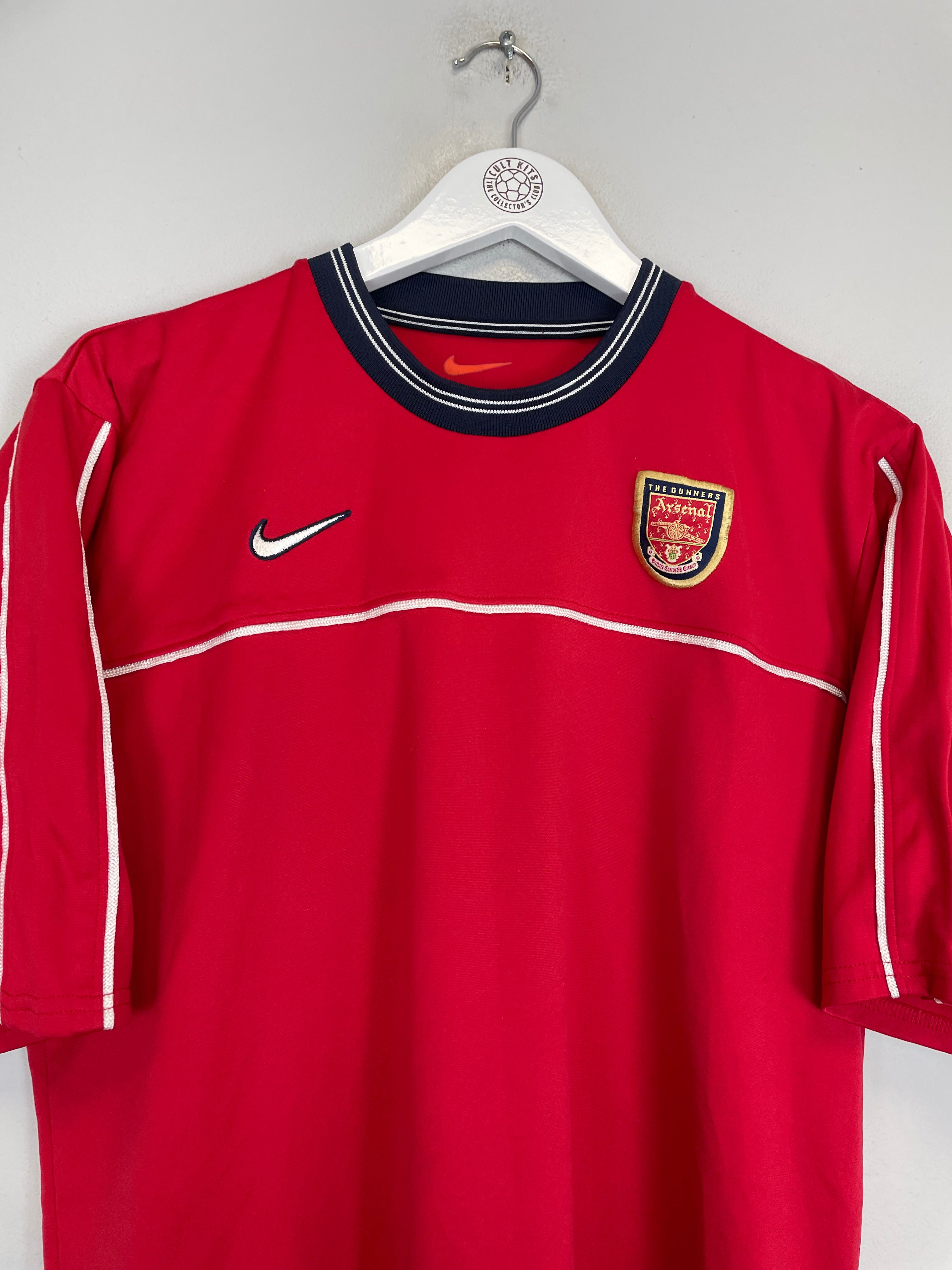 Shop 1999/00 ARSENAL TRAINING SHIRT (M) NIKE, classic football shirts, vintage football shirts & retro soccer jerseys at Cult Kits