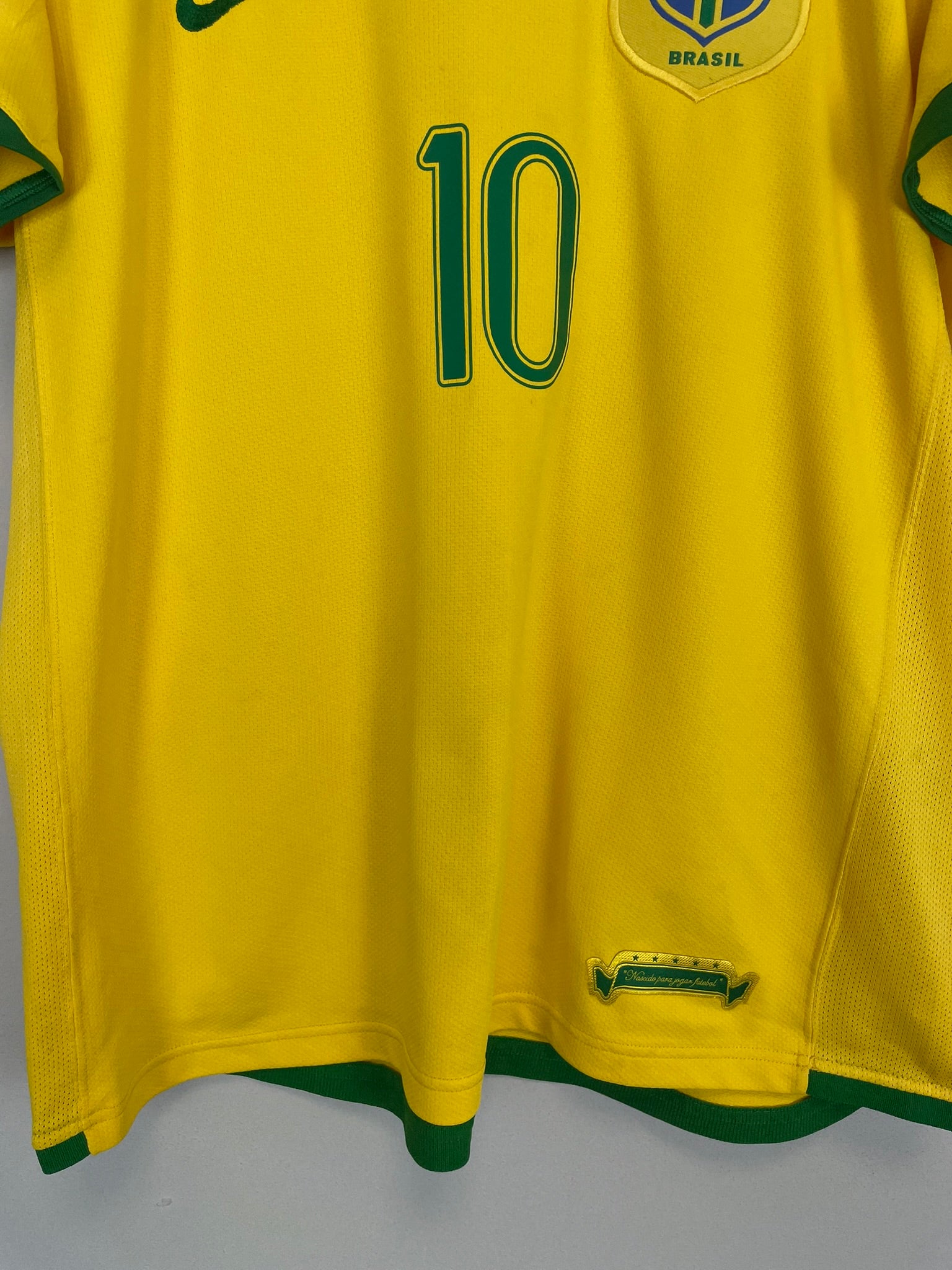 Shop 2006/08 BRAZIL RONALDINHO #10 HOME SHIRT (L) NIKE, classic football shirts, vintage football shirts & retro soccer jerseys at Cult Kits