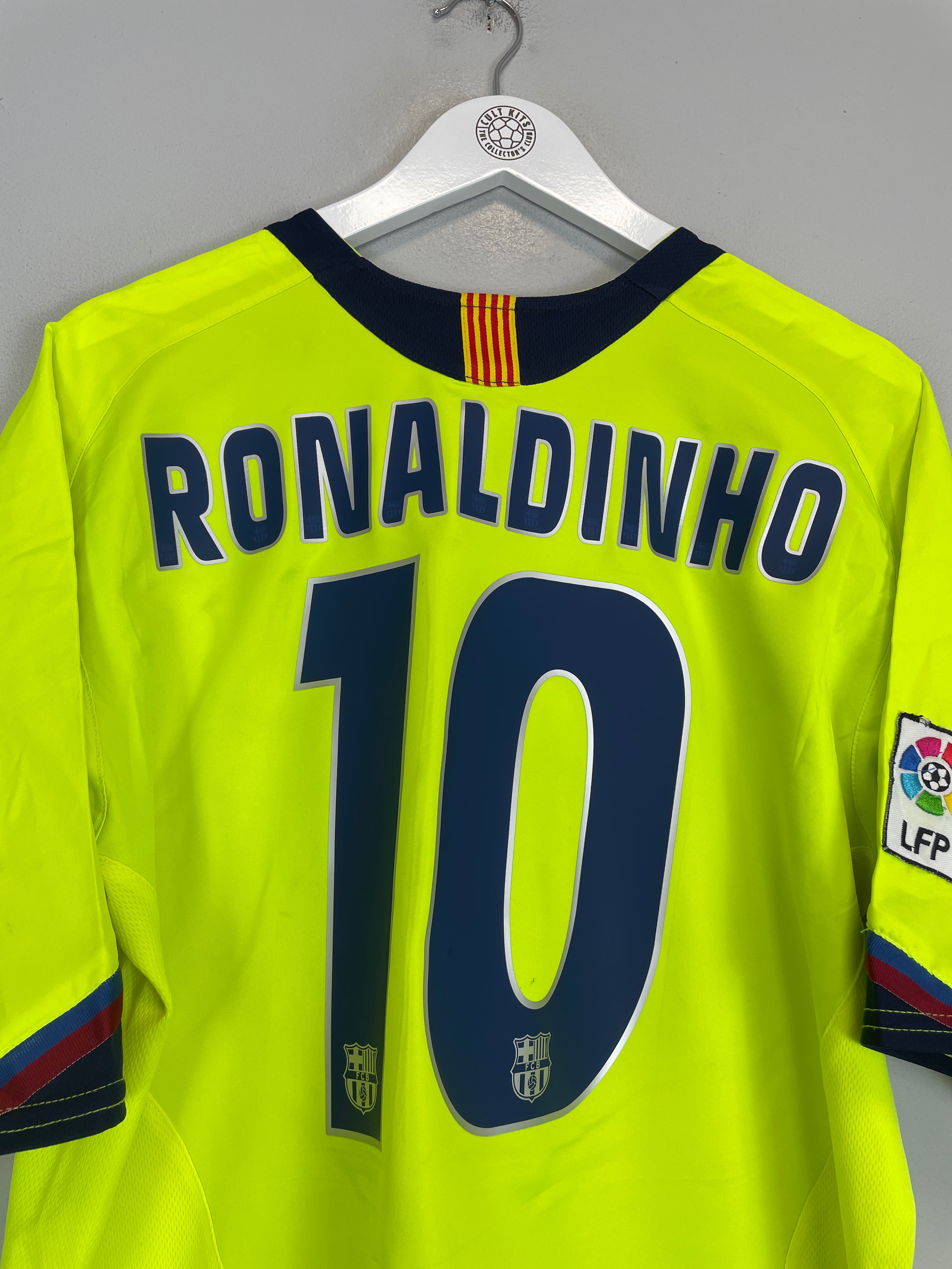 Shop 2005/06 BARCELONA RONALDINHO #10 AWAY SHIRT (XL) NIKE, classic football shirts, vintage football shirts & retro soccer jerseys at Cult Kits