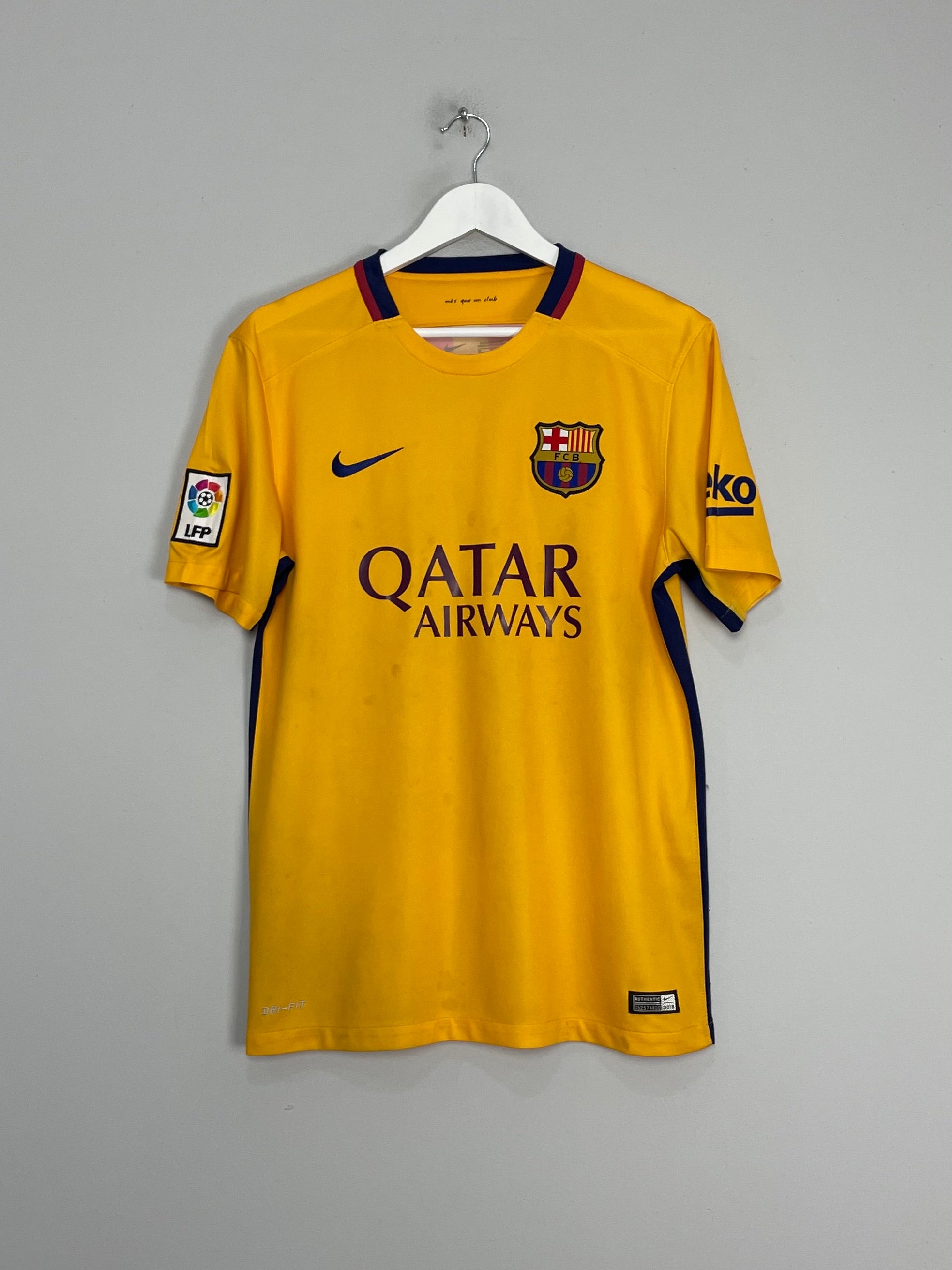 Shop 2015/16 BARCELONA MESSI #10 AWAY SHIRT (M) NIKE, classic football shirts, vintage football shirts & retro soccer jerseys at Cult Kits