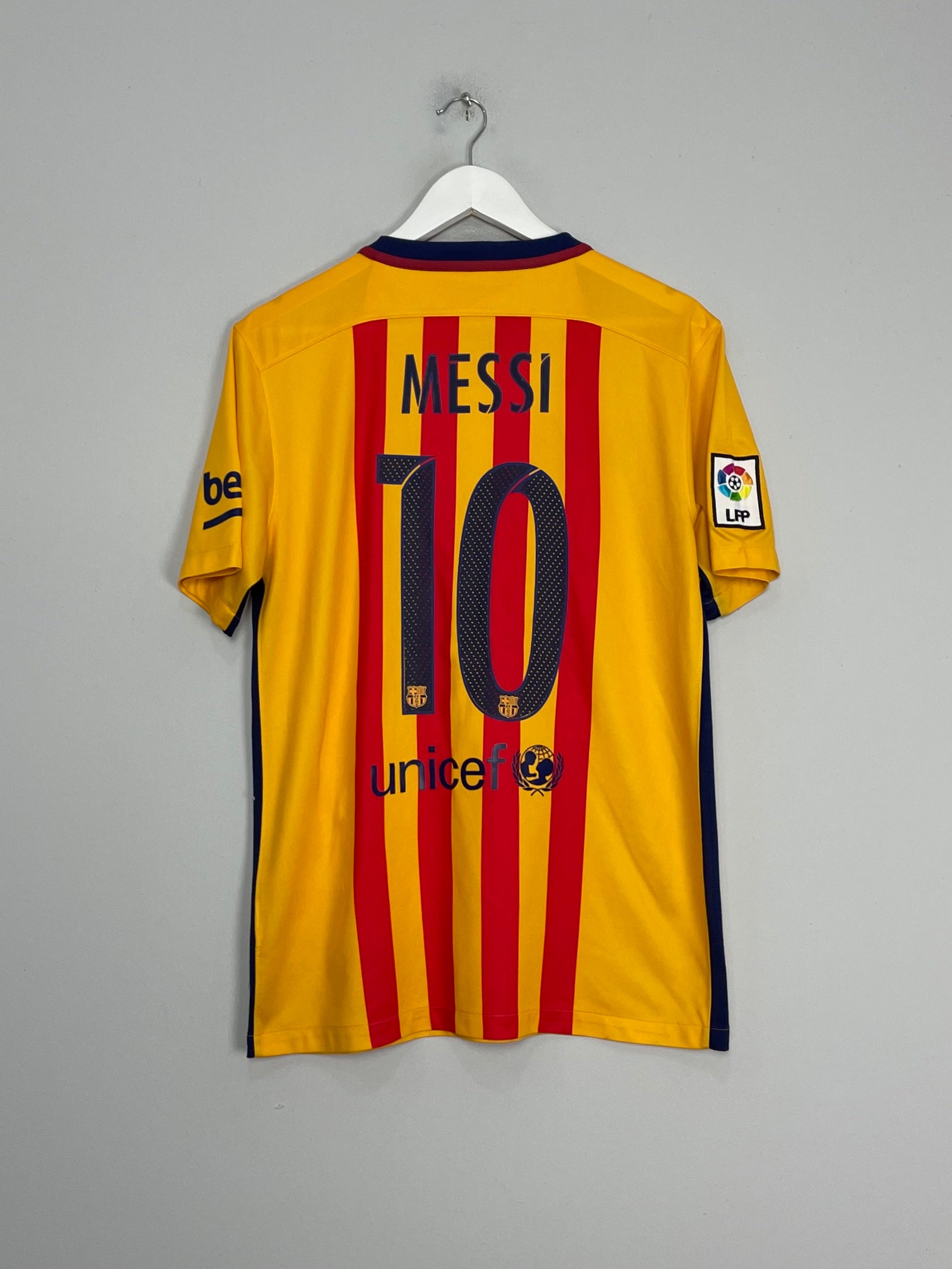Shop 2015/16 BARCELONA MESSI #10 AWAY SHIRT (M) NIKE, classic football shirts, vintage football shirts & retro soccer jerseys at Cult Kits