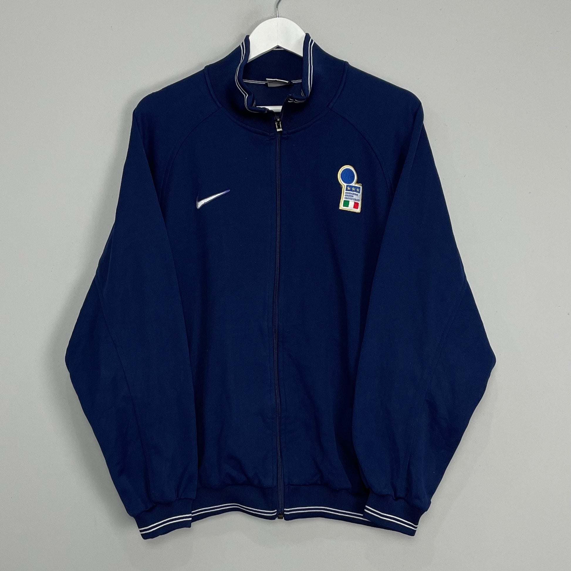 Shop 1998/99 ITALY TRACK JACKET (L) NIKE, classic football shirts, vintage football shirts & retro soccer jerseys at Cult Kits