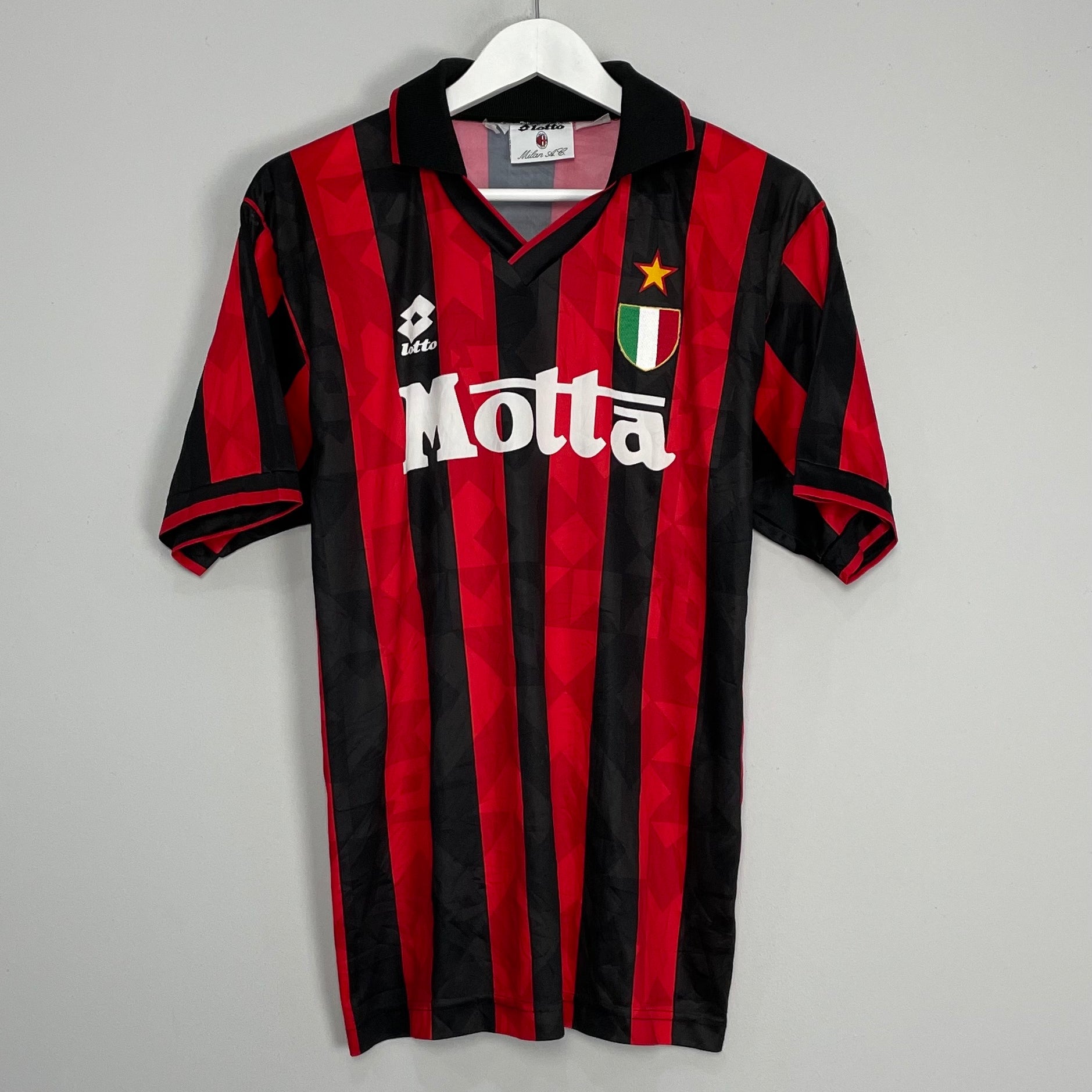 Shop 1993/94 AC MILAN HOME SHIRT (M) LOTTO, classic football shirts, vintage football shirts & retro soccer jerseys at Cult Kits