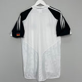 Shop 2004/05 GERMANY HOME SHIRT (M) ADIDAS, classic football shirts, vintage football shirts & retro soccer jerseys at Cult Kits