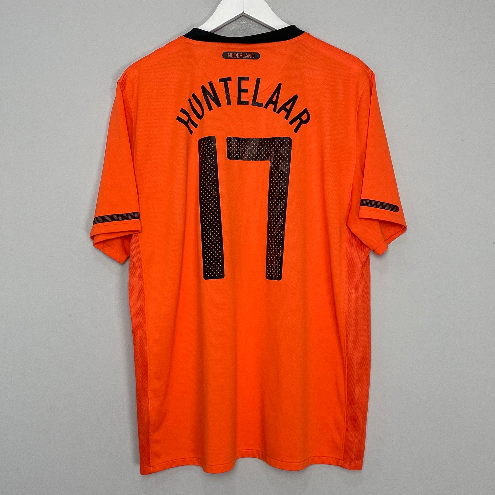 Shop 2010/11 NETHERLANDS HUNTELAAR #17 HOME SHIRT (XL) NIKE, classic football shirts, vintage football shirts & retro soccer jerseys at Cult Kits