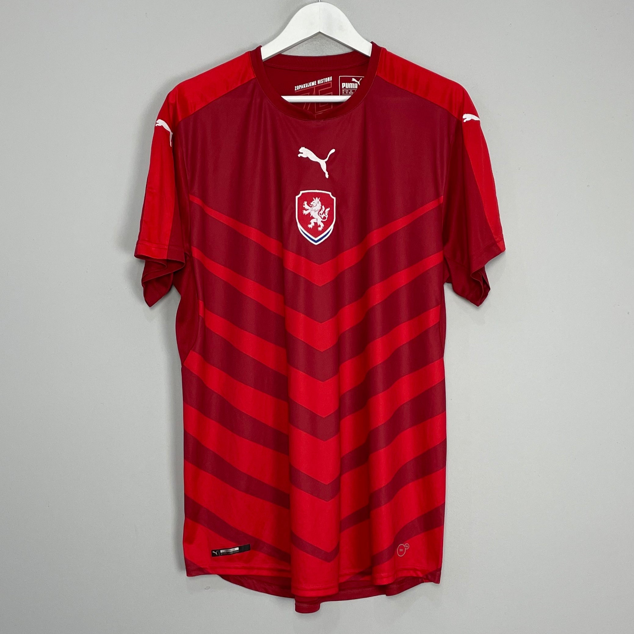 Shop 2016/19 CZECH REPUBLIC HOME SHIRT (XL) PUMA, classic football shirts, vintage football shirts & retro soccer jerseys at Cult Kits