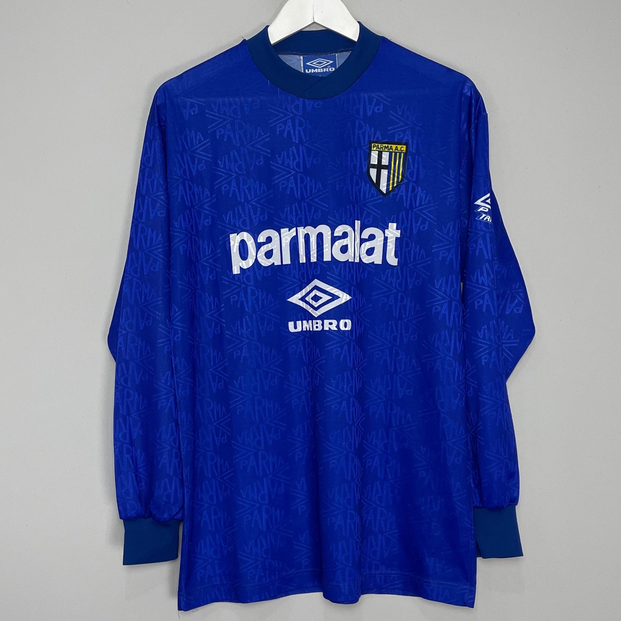 Shop 1993/95 PARMA TRAINING SHIRT (L) UMBRO, classic football shirts, vintage football shirts & retro soccer jerseys at Cult Kits
