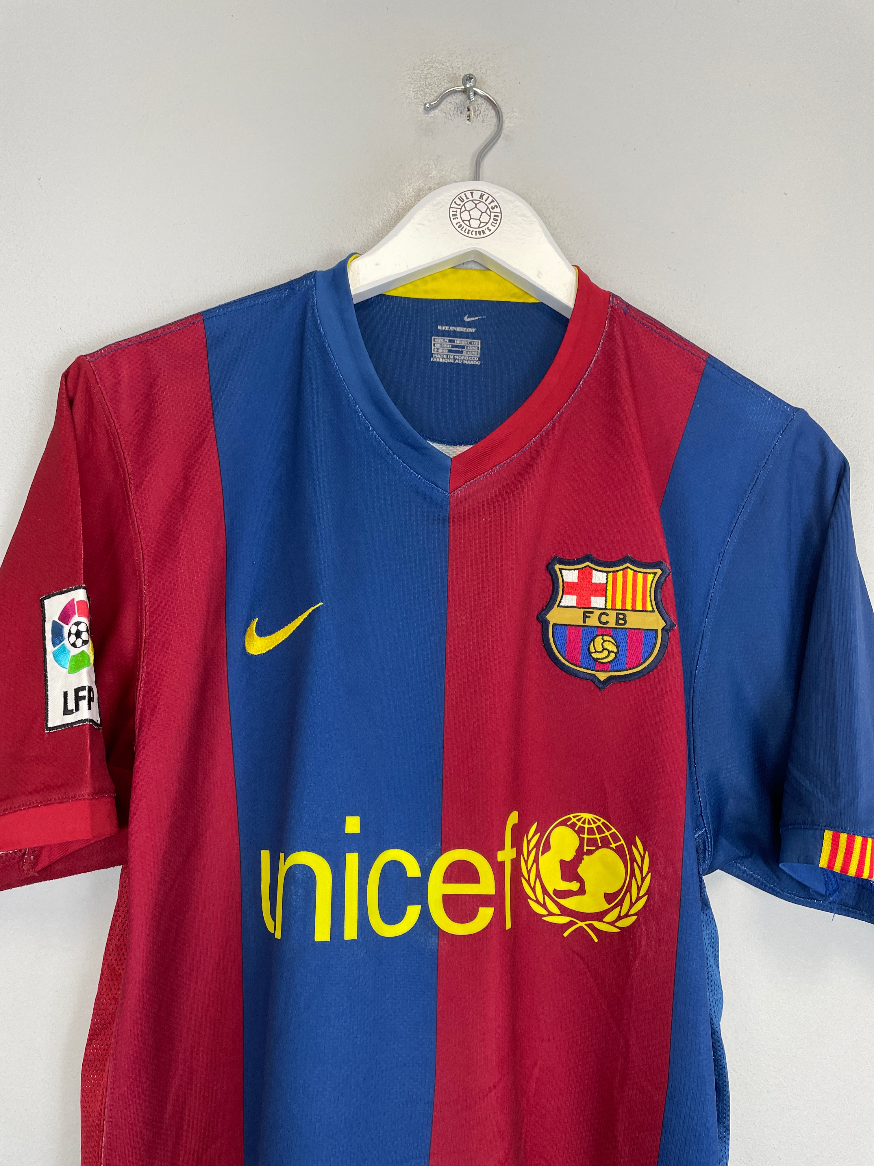 Shop 2006/07 BARCELONA RONALDINHO #10 HOME SHIRT (M) NIKE, classic football shirts, vintage football shirts & retro soccer jerseys at Cult Kits