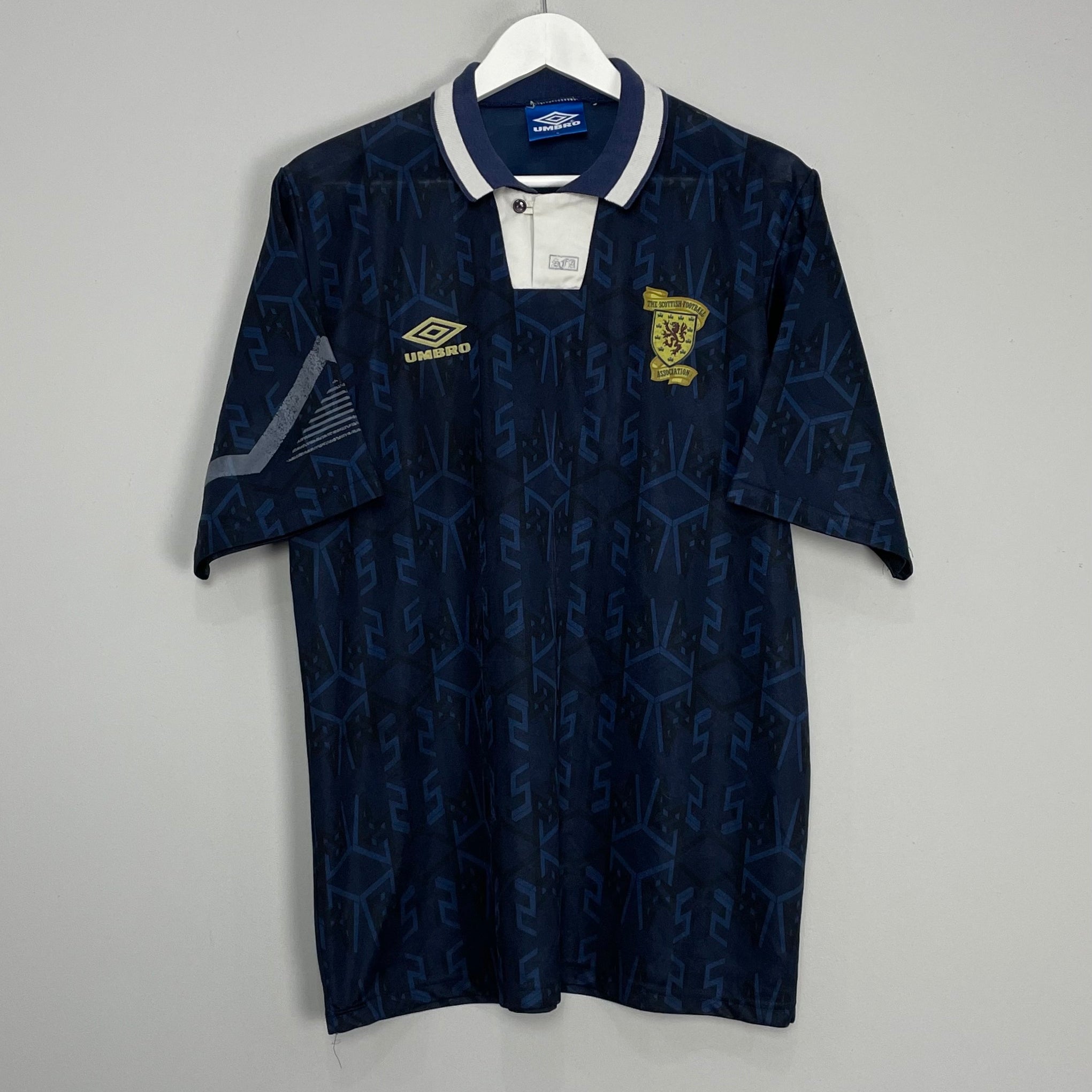 Shop 1991/94 SCOTLAND HOME SHIRT (L) UMBRO, classic football shirts, vintage football shirts & retro soccer jerseys at Cult Kits