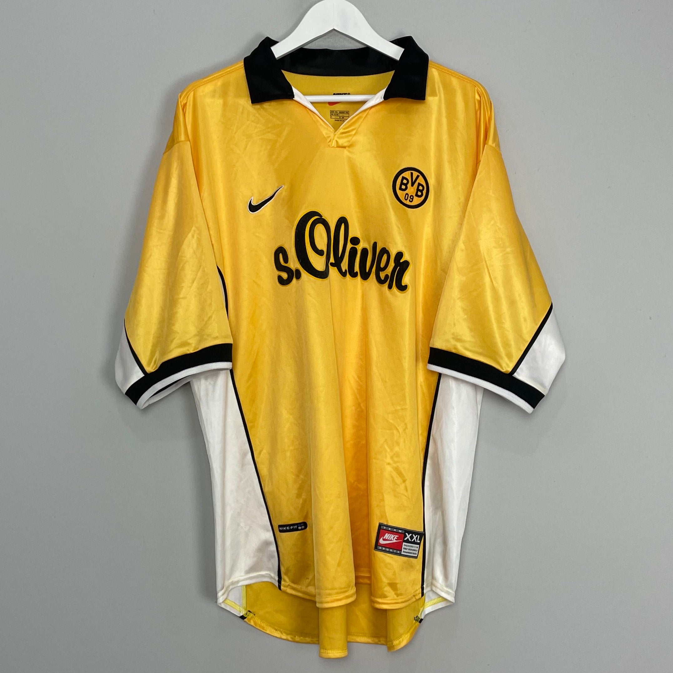 Shop 1998/00 DORTMUND HOME SHIRT (XXL) NIKE, classic football shirts, vintage football shirts & retro soccer jerseys at Cult Kits