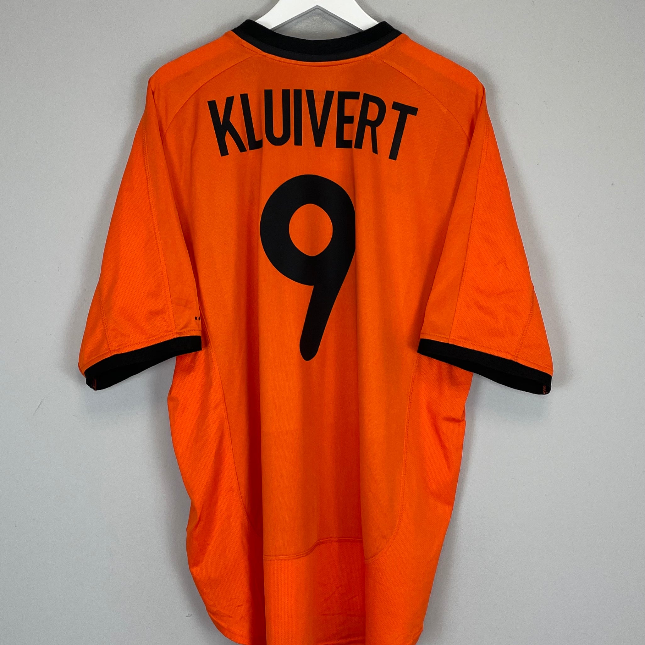 Shop 2000/02 NETHERLANDS KLUIVERT #9 HOME SHIRT (XXL) NIKE, classic football shirts, vintage football shirts & retro soccer jerseys at Cult Kits