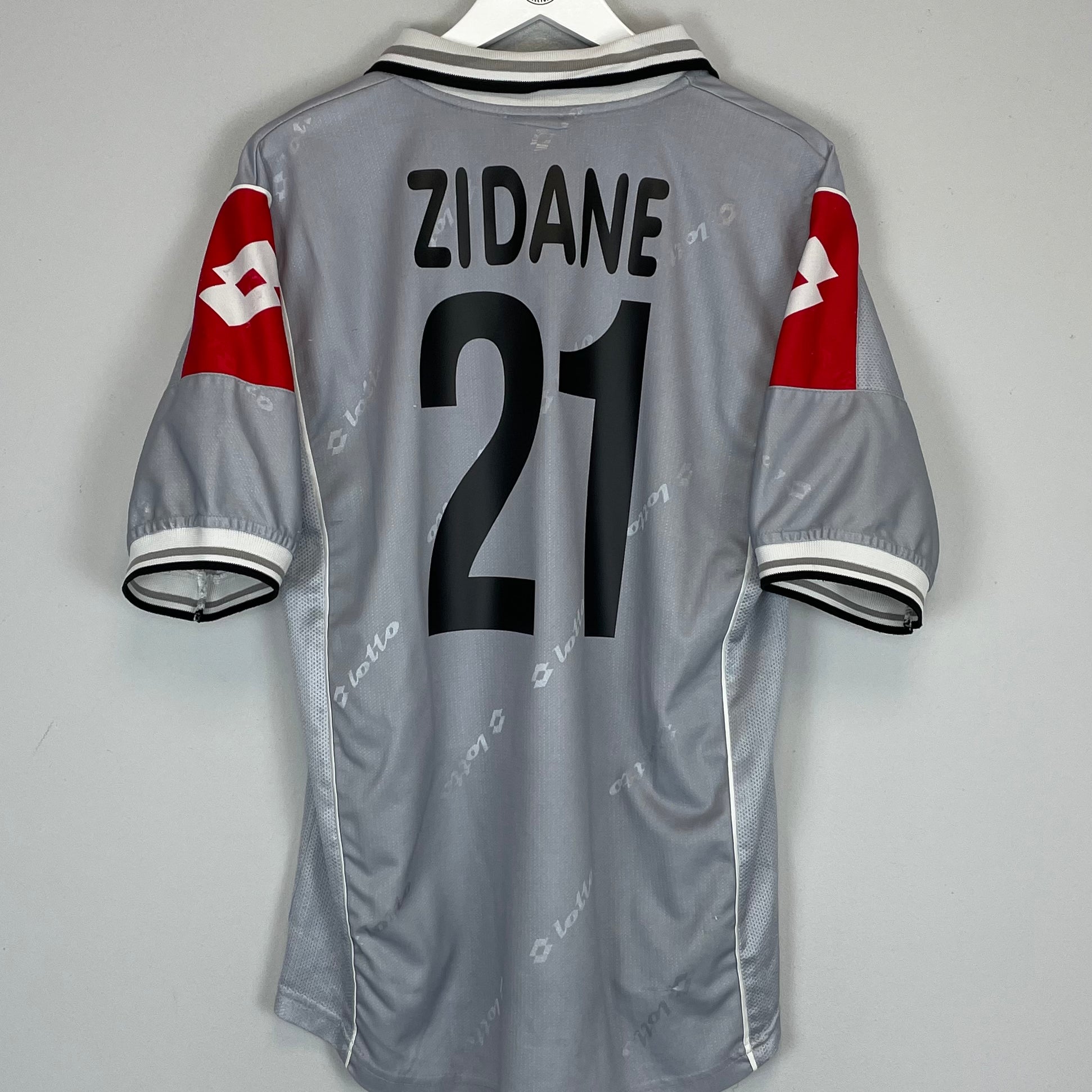 Shop 2000/01 JUVENTUS ZIDANE #21 THIRD SHIRT (M) LOTTO, classic football shirts, vintage football shirts & retro soccer jerseys at Cult Kits