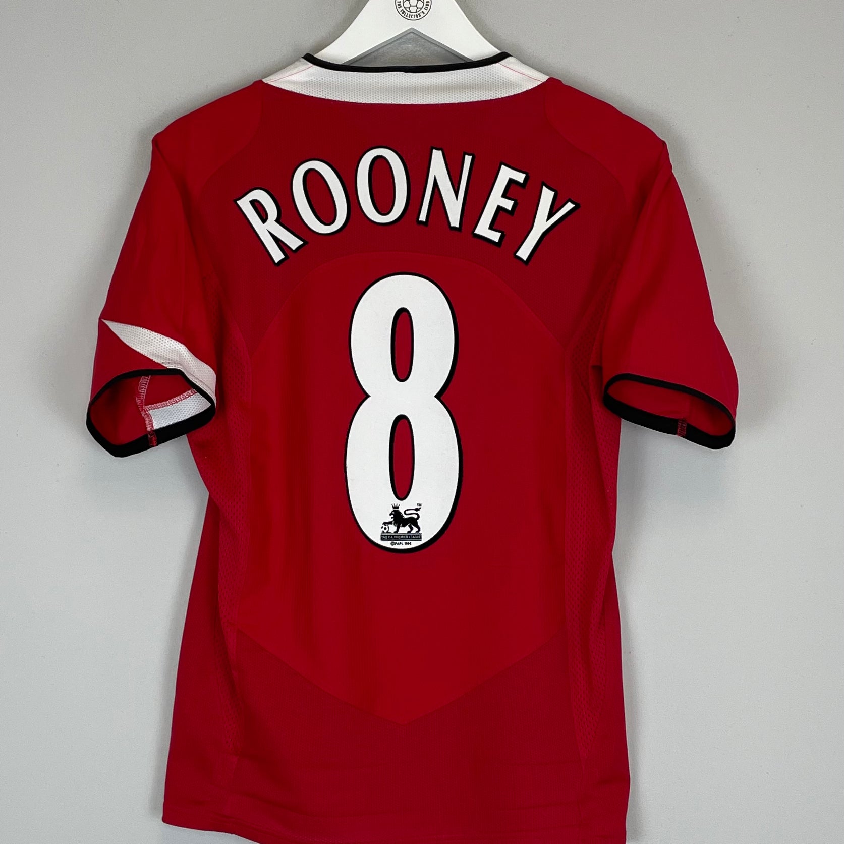 Buy 2004/06 MANCHESTER UNITED ROONEY 8 HOME SHIRT (S) NIKE ~ Free worldwide shipping available ~ Authentic Vintage Football Shirts from Cult Kits