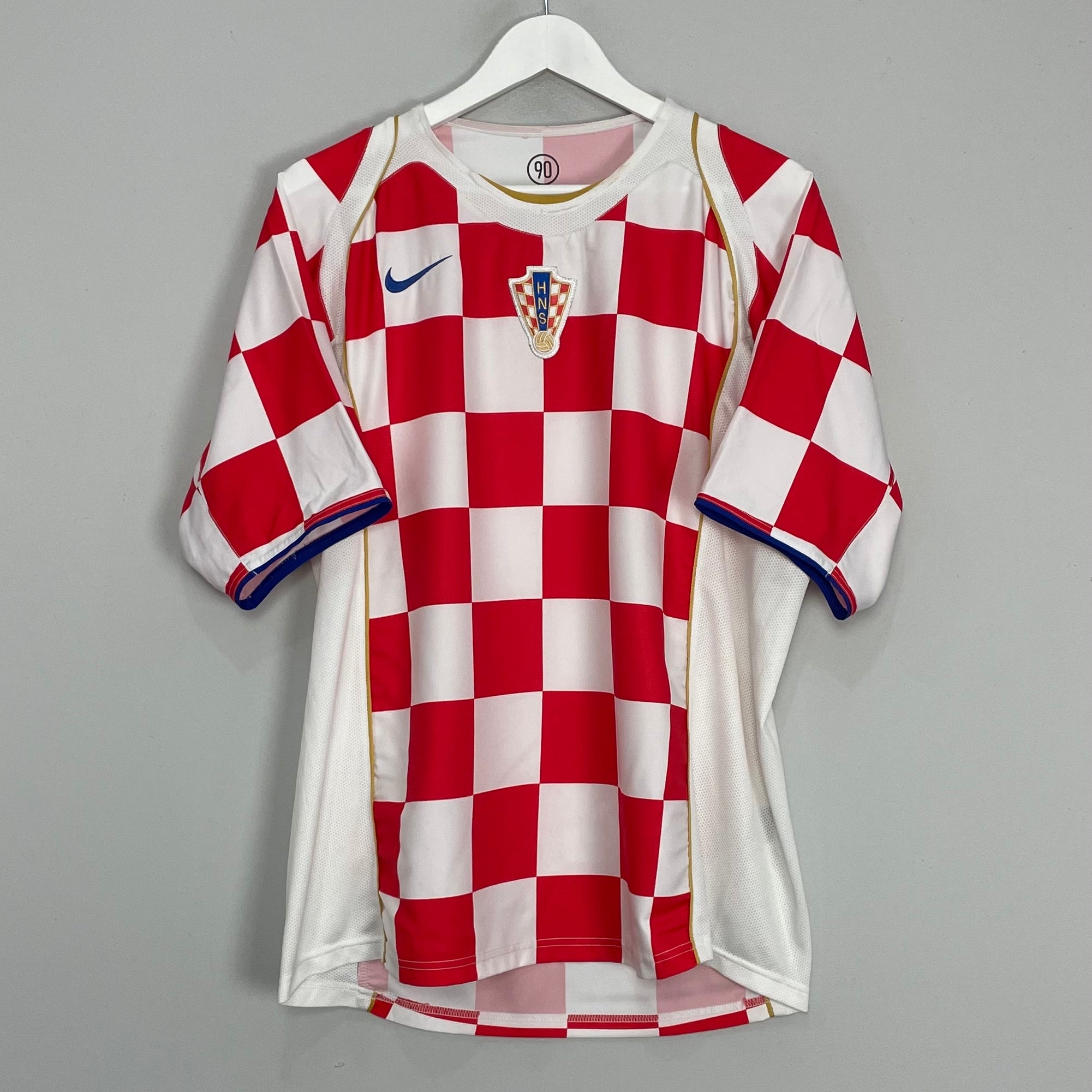 Shop 2004/06 CROATIA HOME SHIRT (L) NIKE, classic football shirts, vintage football shirts & retro soccer jerseys at Cult Kits
