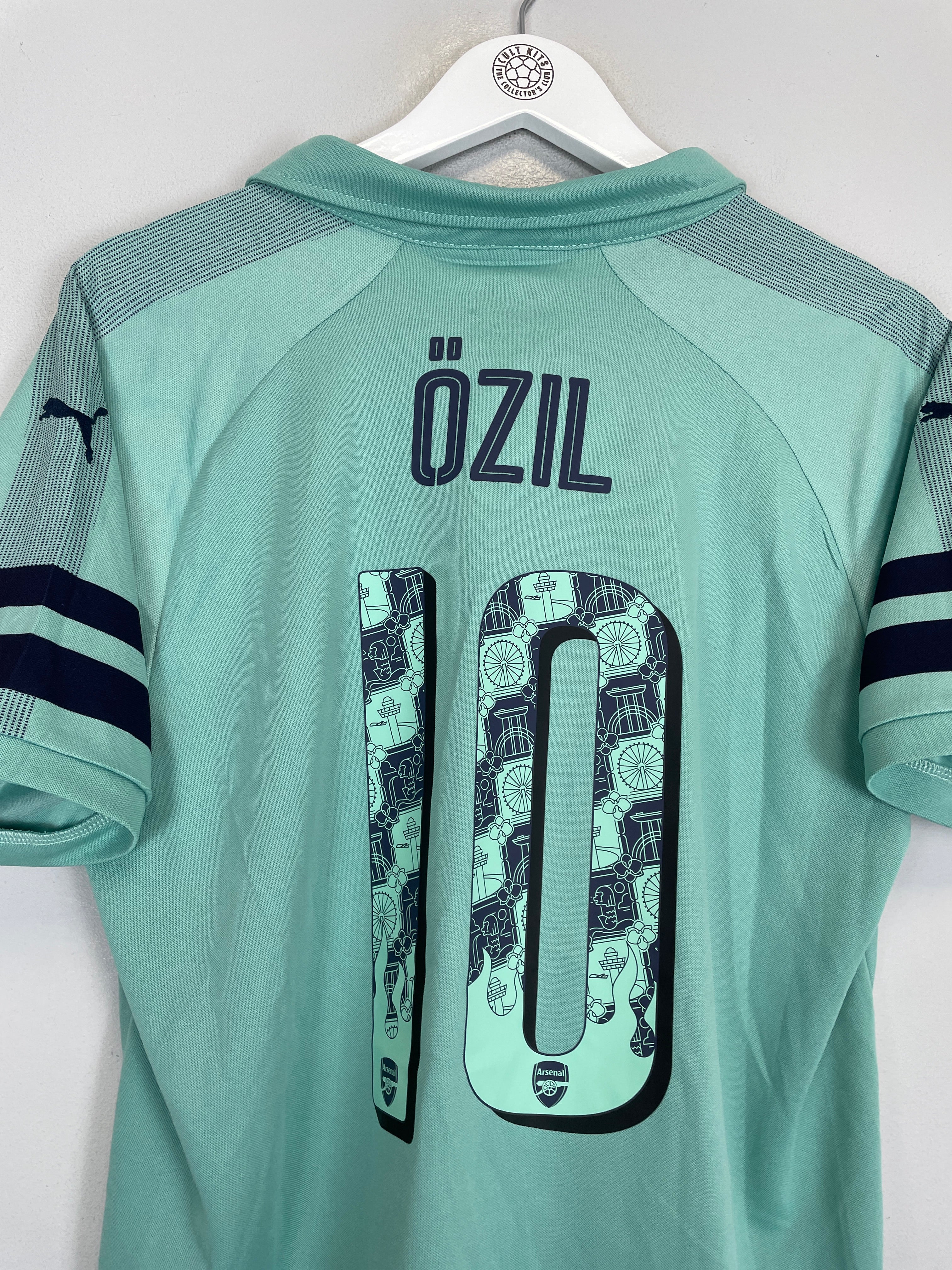 Shop 2018/19 ARSENAL OZIL #10 THIRD SHIRT (L) PUMA, classic football shirts, vintage football shirts & retro soccer jerseys at Cult Kits