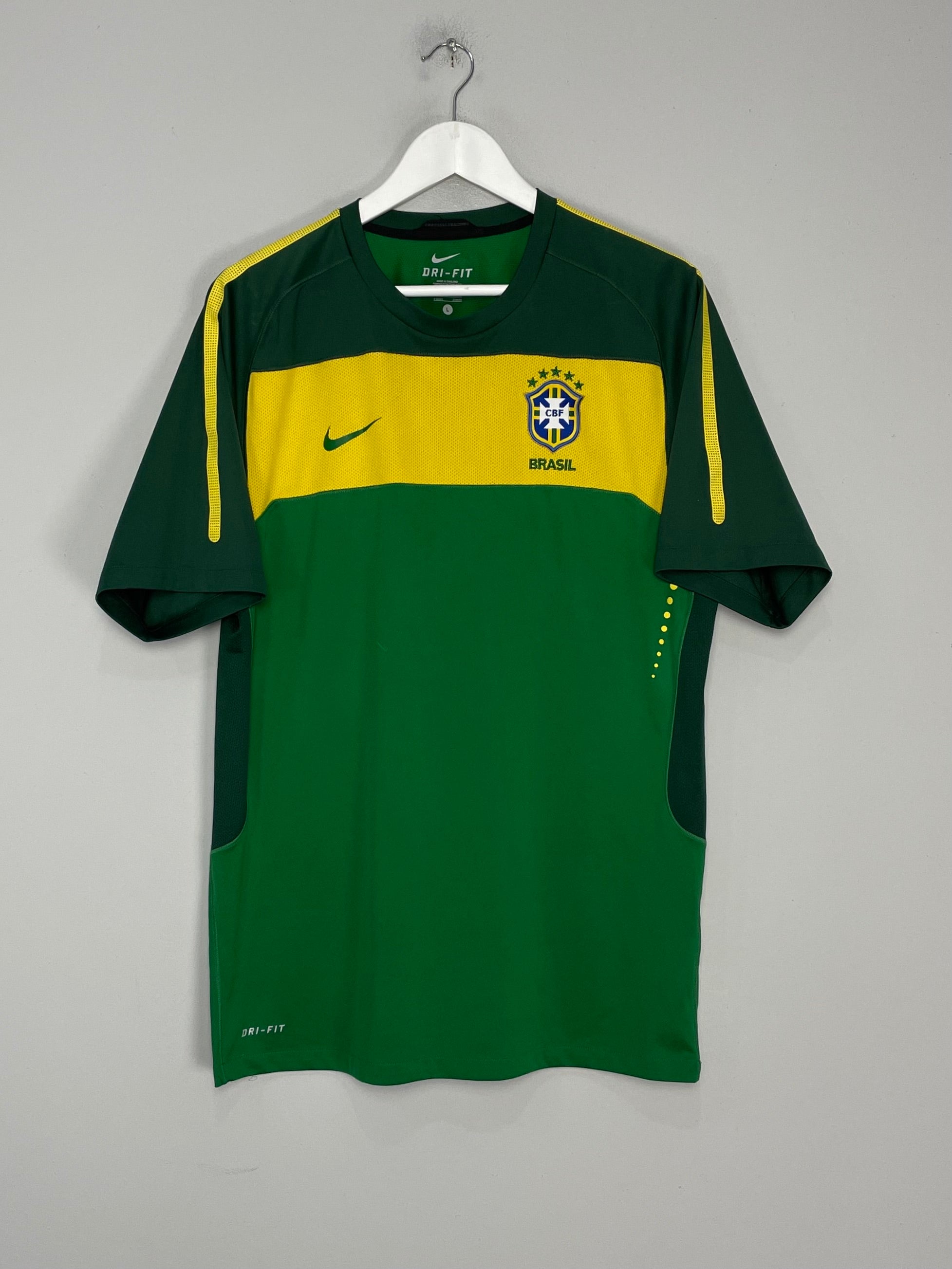 Shop 2010/11 BRAZIL TRAINING SHIRT (L) NIKE, classic football shirts, vintage football shirts & retro soccer jerseys at Cult Kits