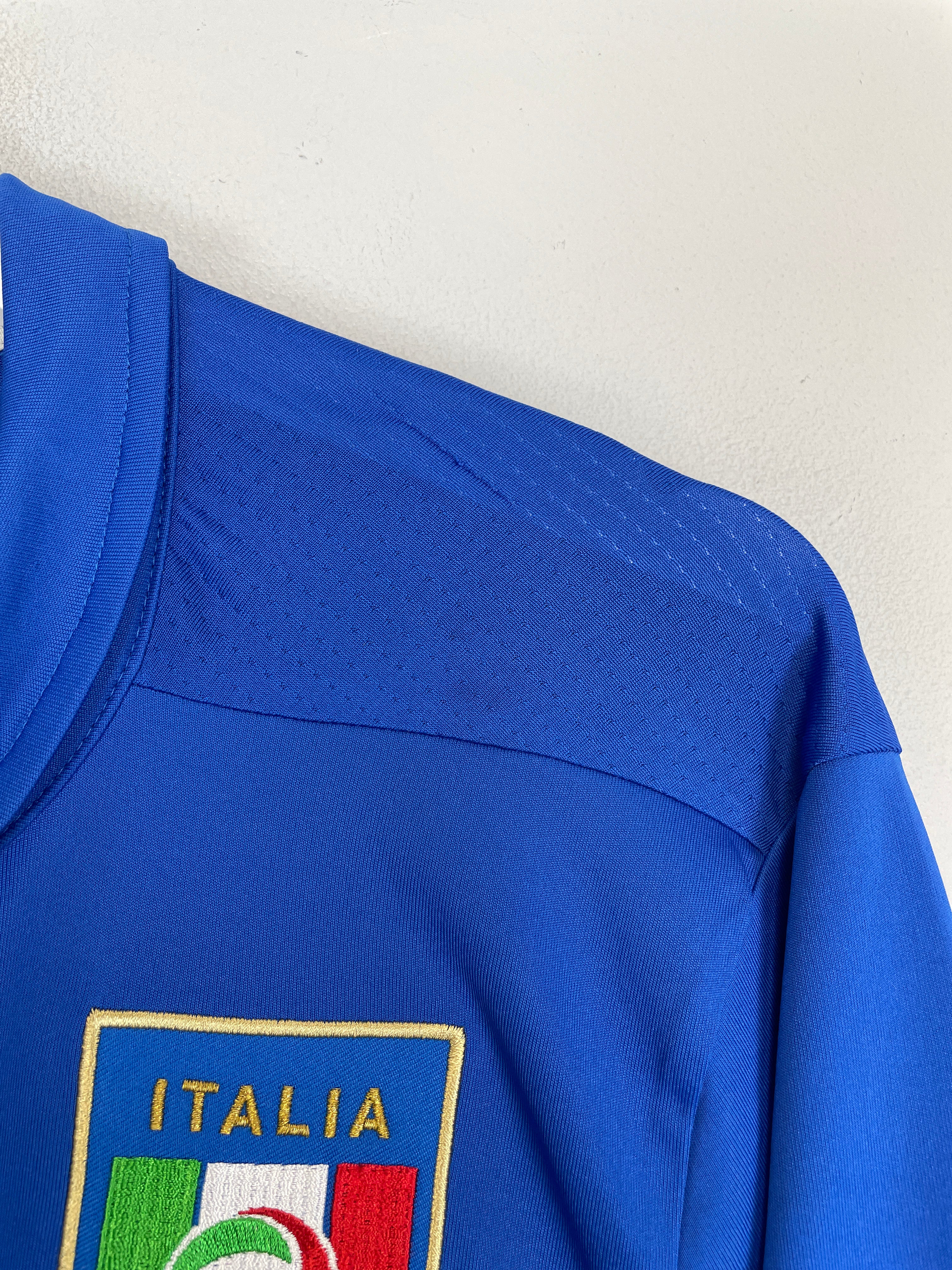 Shop 2014/15 ITALY PIRLO #21 HOME SHIRT (M) PUMA, classic football shirts, vintage football shirts & retro soccer jerseys at Cult Kits