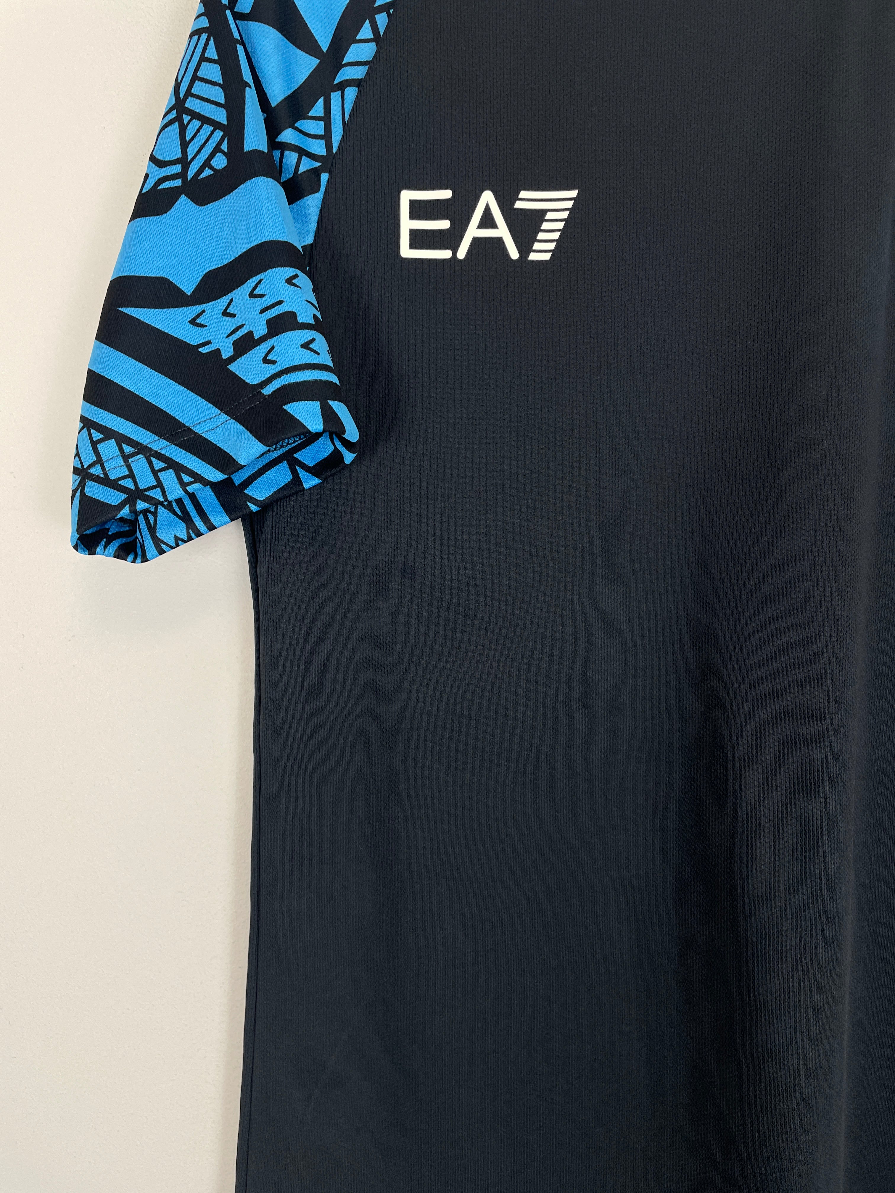 Shop 2023/24 NAPOLI *BNWT* TRAINING SHIRT (M) EA7, classic football shirts, vintage football shirts & retro soccer jerseys at Cult Kits