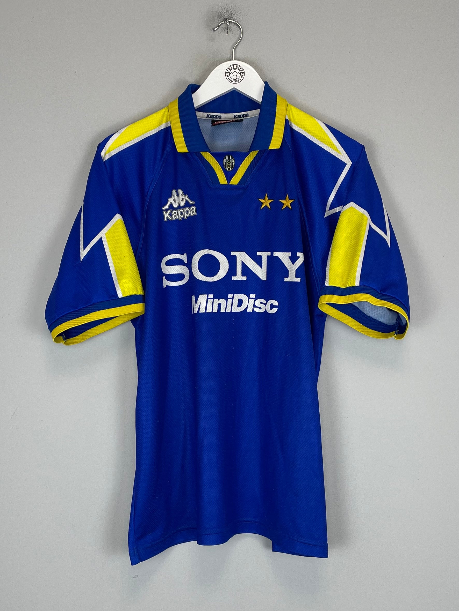 Shop 1996/97 JUVENTUS ZIDANE #21 AWAY SHIRT (XL) KAPPA, classic football shirts, vintage football shirts & retro soccer jerseys at Cult Kits