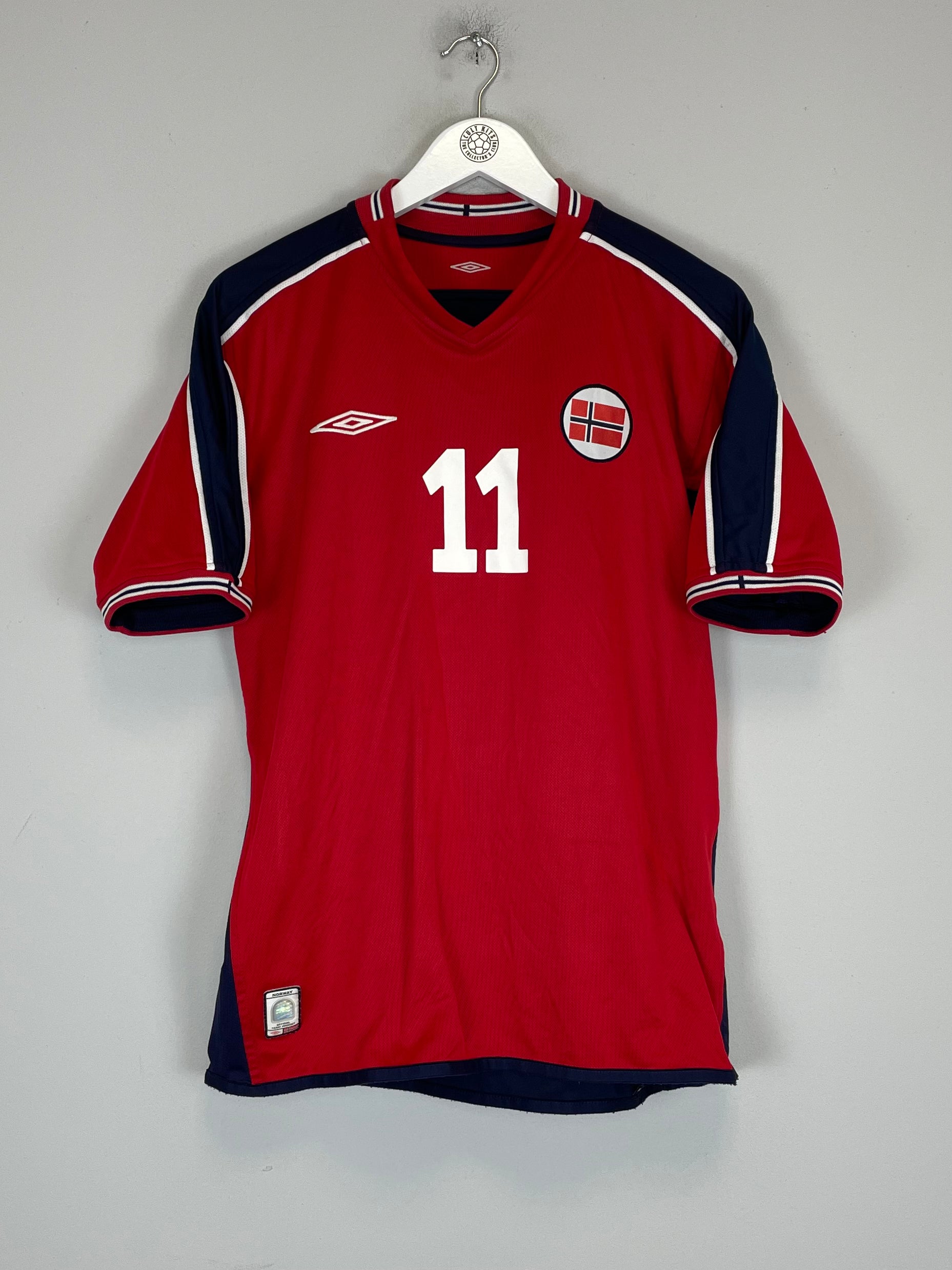 Shop 2003/04 NORWAY RIISE #11 HOME SHIRT (M) UMBRO, classic football shirts, vintage football shirts & retro soccer jerseys at Cult Kits