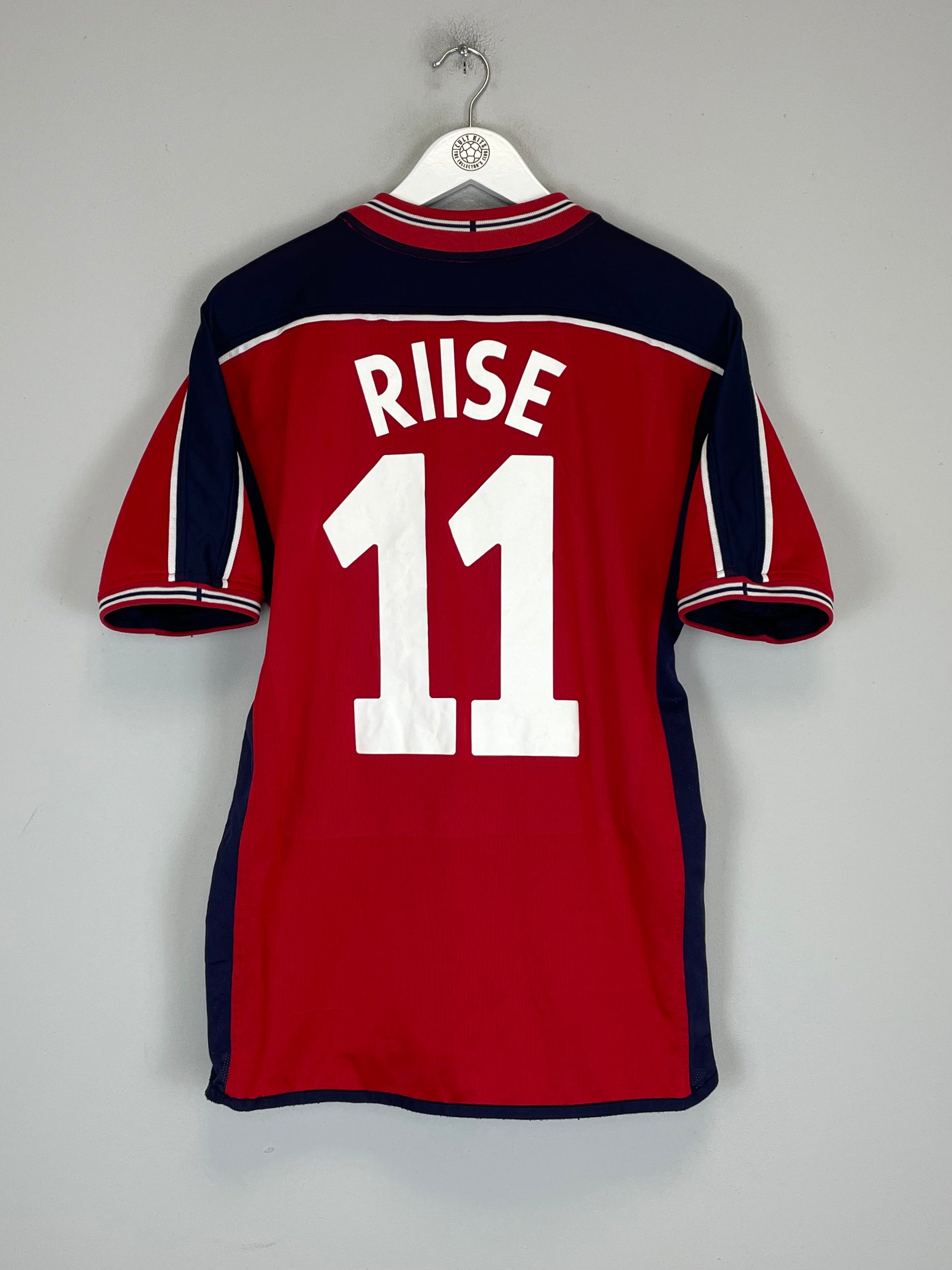 Shop 2003/04 NORWAY RIISE #11 HOME SHIRT (M) UMBRO, classic football shirts, vintage football shirts & retro soccer jerseys at Cult Kits