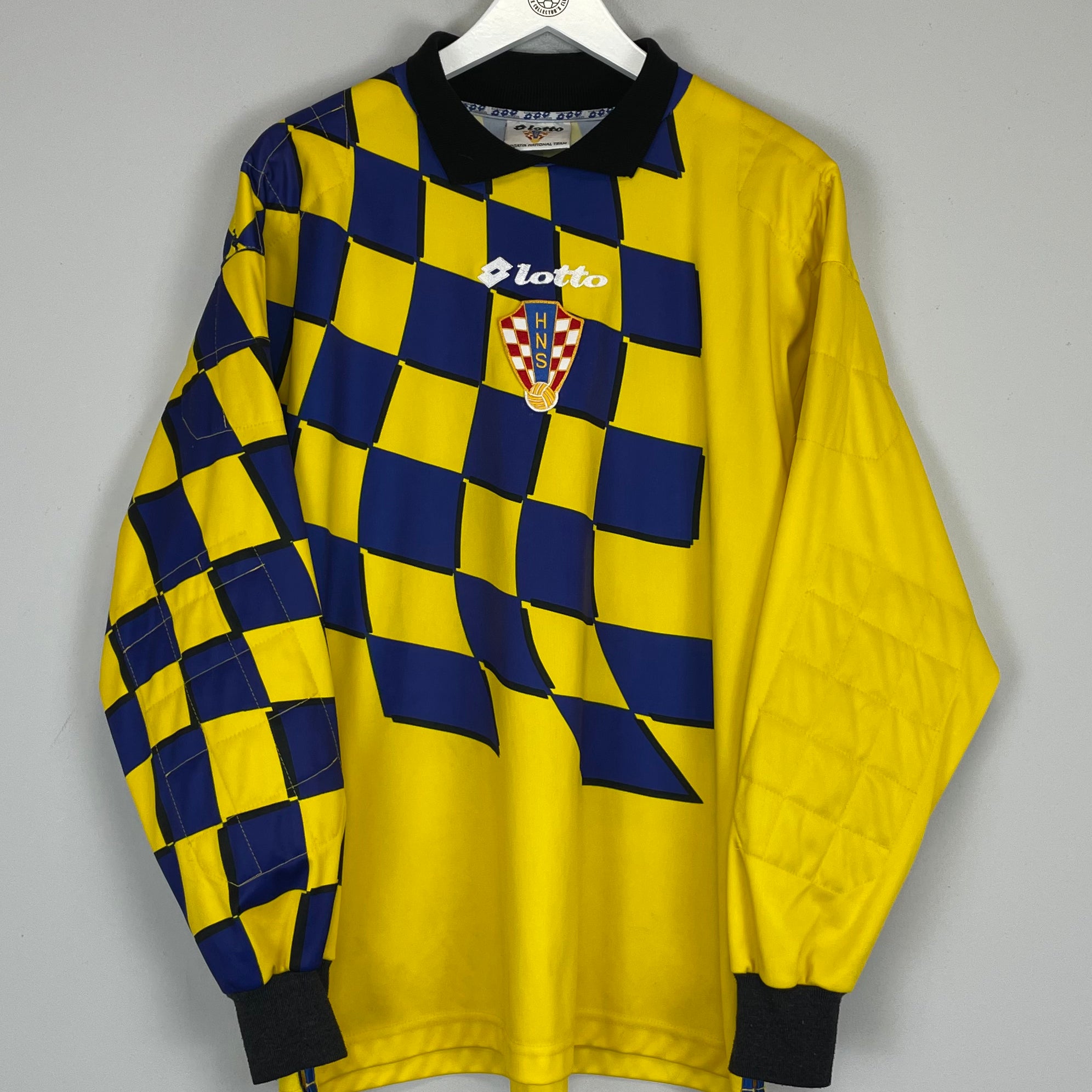 Shop 1998/00 CROATIA GK SHIRT (XL) LOTTO, classic football shirts, vintage football shirts & retro soccer jerseys at Cult Kits