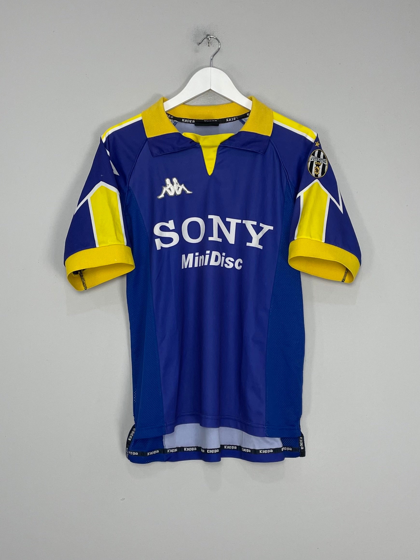 Shop 1997/98 JUVENTUS THIRD SHIRT (S) KAPPA, classic football shirts, vintage football shirts & retro soccer jerseys at Cult Kits