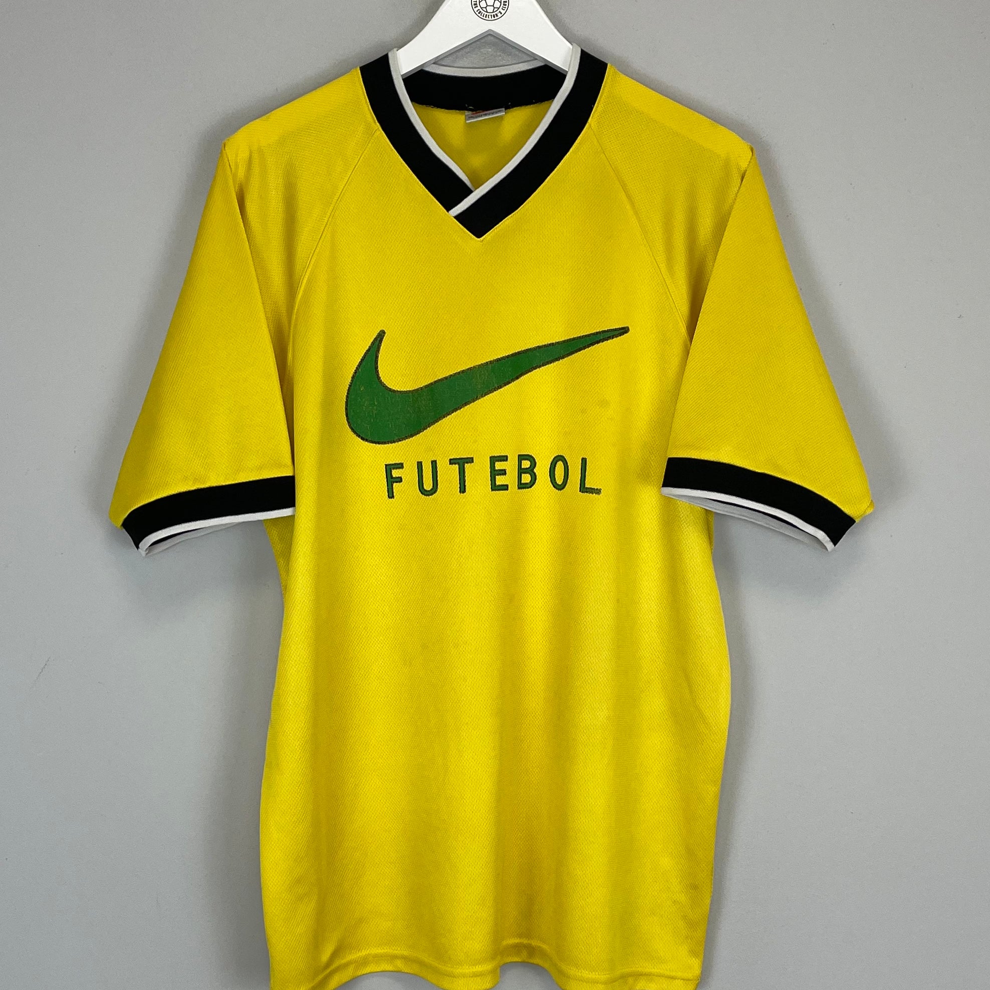 Shop 1998 BRAZIL TRAINING SHIRT (M) NIKE, classic football shirts, vintage football shirts & retro soccer jerseys at Cult Kits