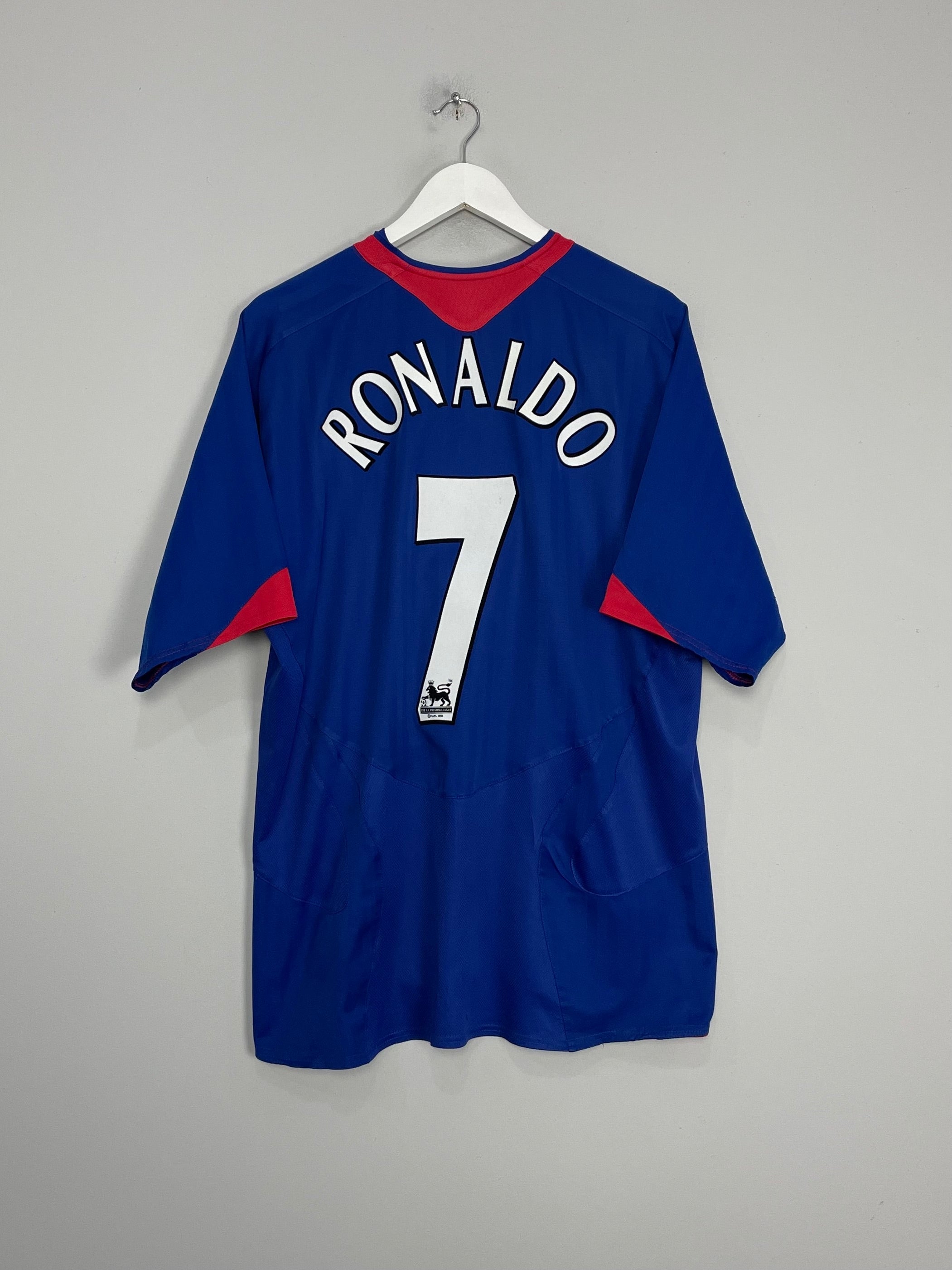 Shop 2005/06 MANCHESTER UNITED RONALDO #7 AWAY SHIRT (XL) NIKE, classic football shirts, vintage football shirts & retro soccer jerseys at Cult Kits