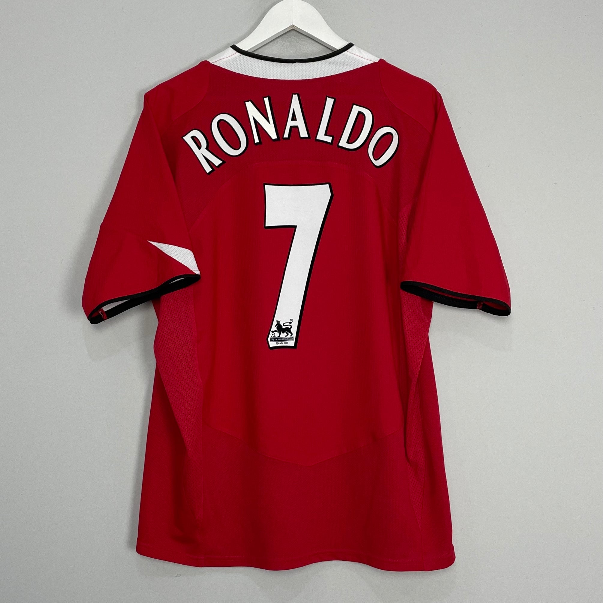 Shop 2004/06 MANCHESTER UNITED RONALDO #7 HOME SHIRT (XL) NIKE, classic football shirts, vintage football shirts & retro soccer jerseys at Cult Kits
