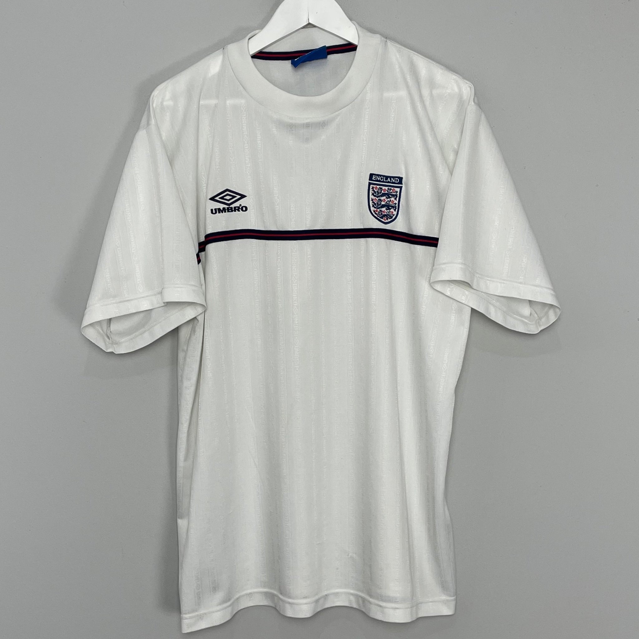 Shop 2001 ENGLAND TRAINING SHIRT (XXL) UMBRO, classic football shirts, vintage football shirts & retro soccer jerseys at Cult Kits