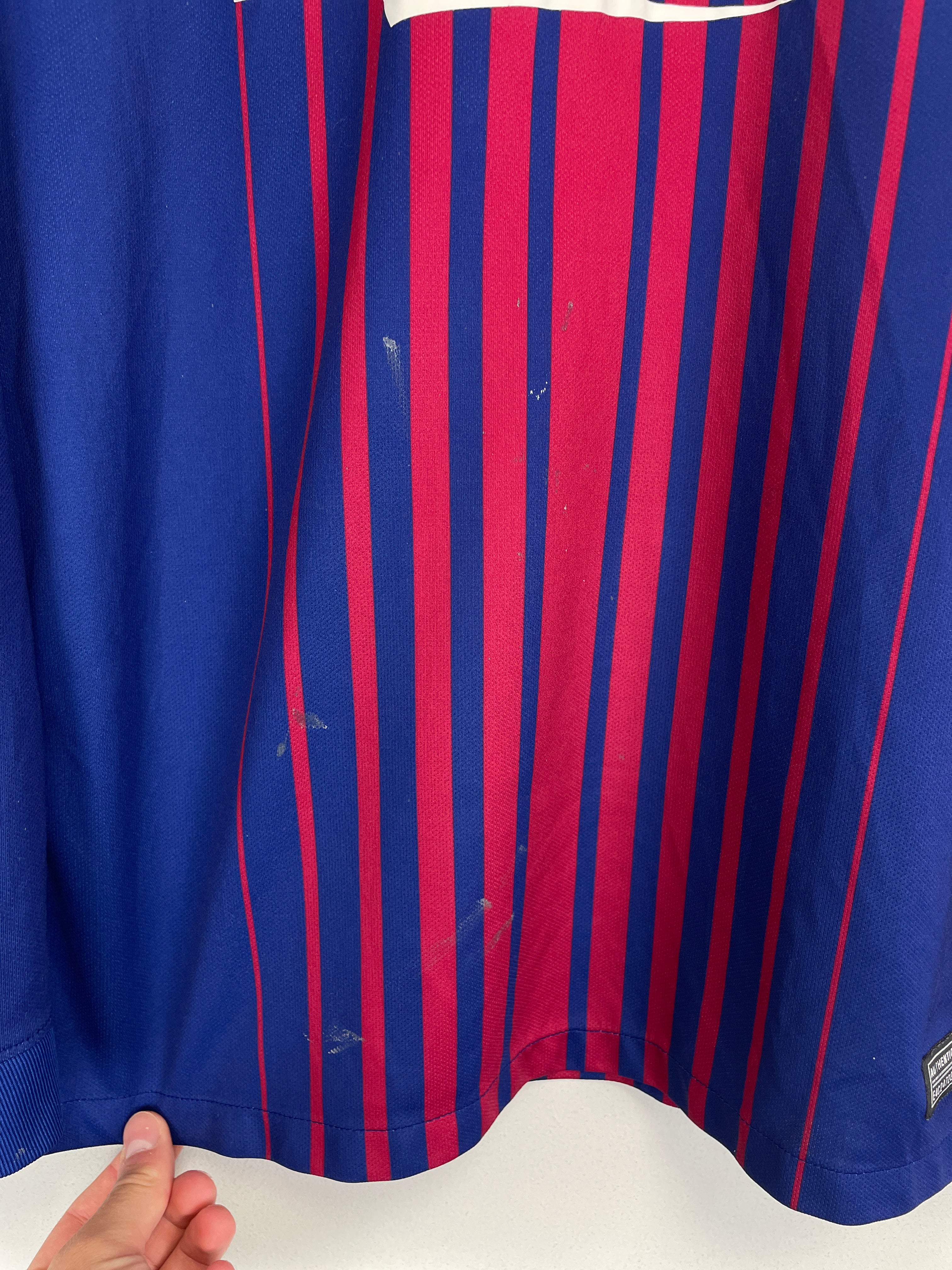 Shop 2017/18 BARCELONA MESSI #10 L/S HOME SHIRT (M) NIKE, classic football shirts, vintage football shirts & retro soccer jerseys at Cult Kits
