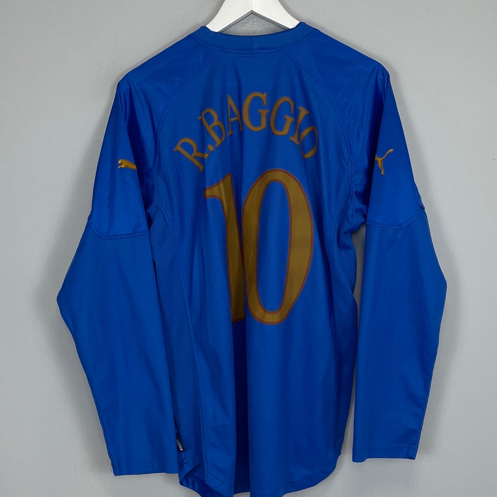 Shop 2004/06 ITALY R.BAGGIO #10 HOME SHIRT (M) PUMA, classic football shirts, vintage football shirts & retro soccer jerseys at Cult Kits