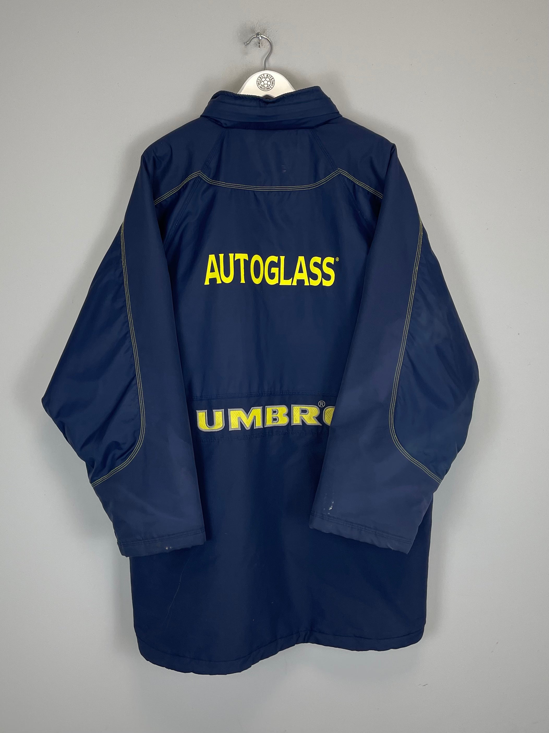 Shop 1998/99 CHELSEA BENCH COAT (L) UMBRO, classic football shirts, vintage football shirts & retro soccer jerseys at Cult Kits