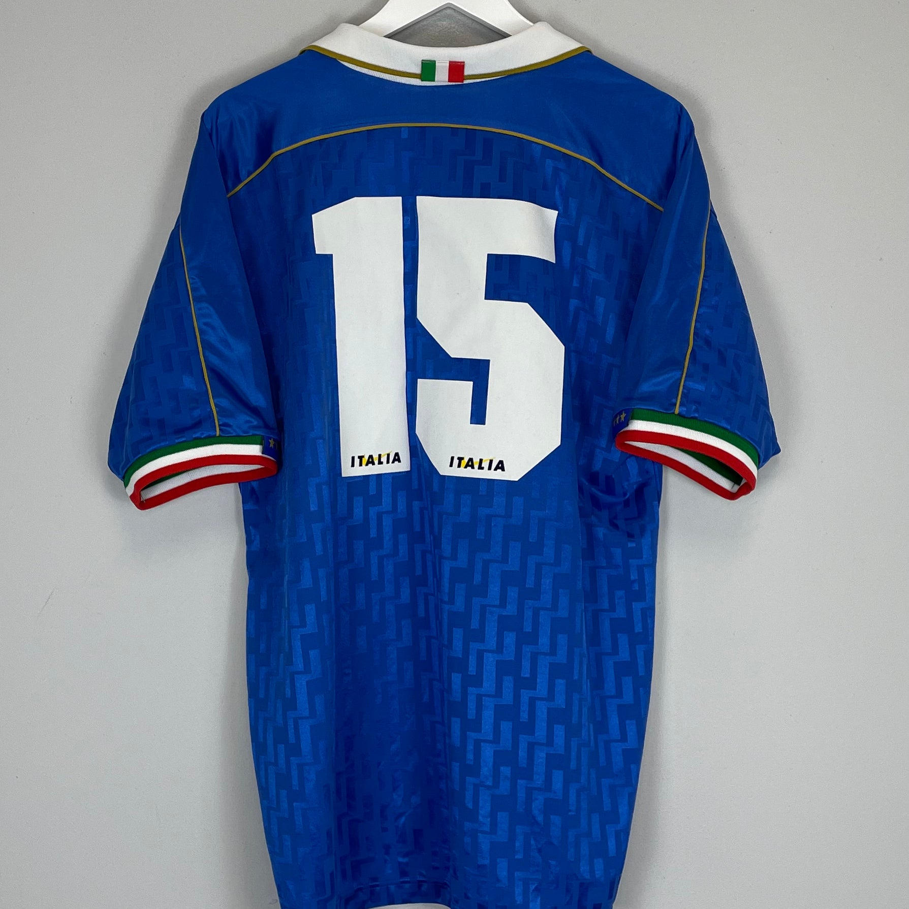 Shop 1995/96 ITALY #15 (BAGGIO) HOME SHIRT (L) NIKE, classic football shirts, vintage football shirts & retro soccer jerseys at Cult Kits
