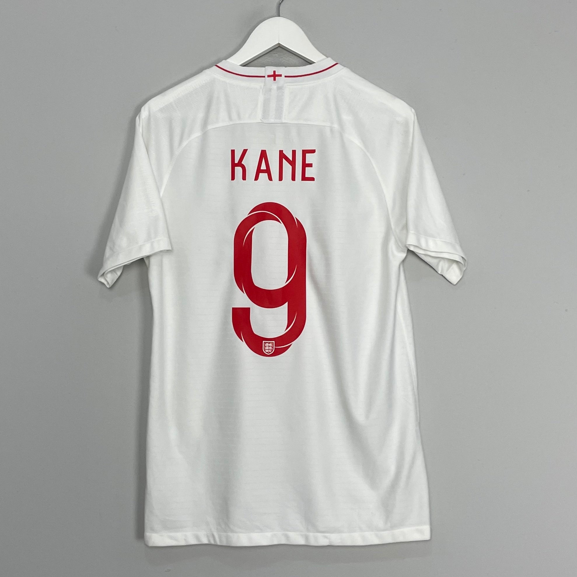 Shop 2018/19 ENGLAND KANE #9 HOME SHIRT (M) NIKE, classic football shirts, vintage football shirts & retro soccer jerseys at Cult Kits