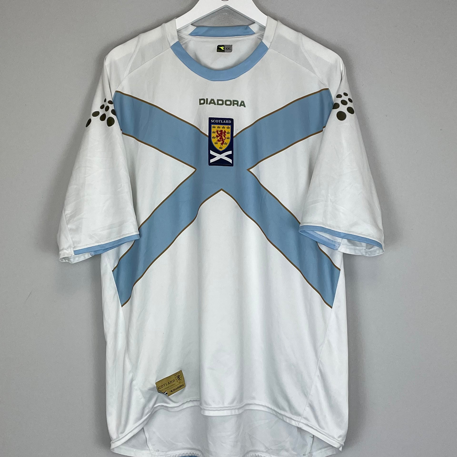 Buy 2007/08 SCOTLAND AWAY SHIRT (XXL) DIADORA ~ Free worldwide shipping available ~ Authentic Vintage Football Shirts from Cult Kits