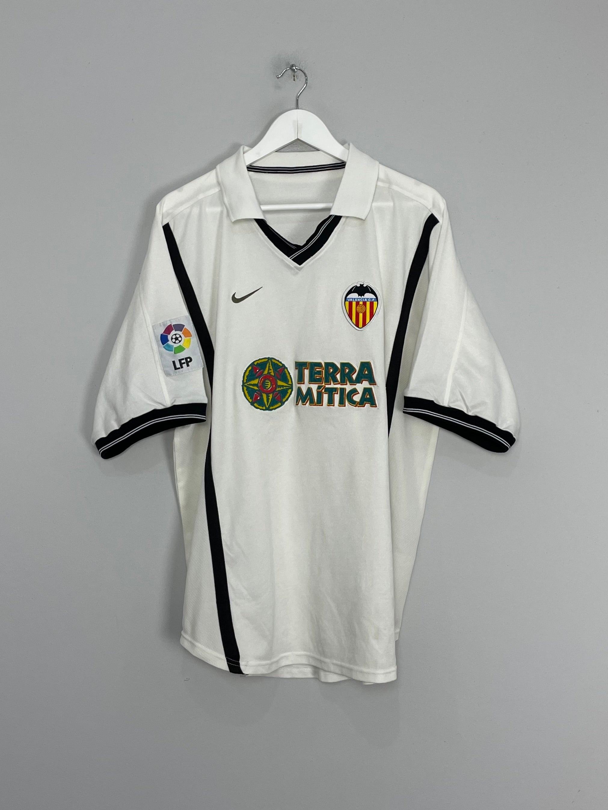 Shop 2000/01 VALENCIA HOME SHIRT (L) NIKE, classic football shirts, vintage football shirts & retro soccer jerseys at Cult Kits