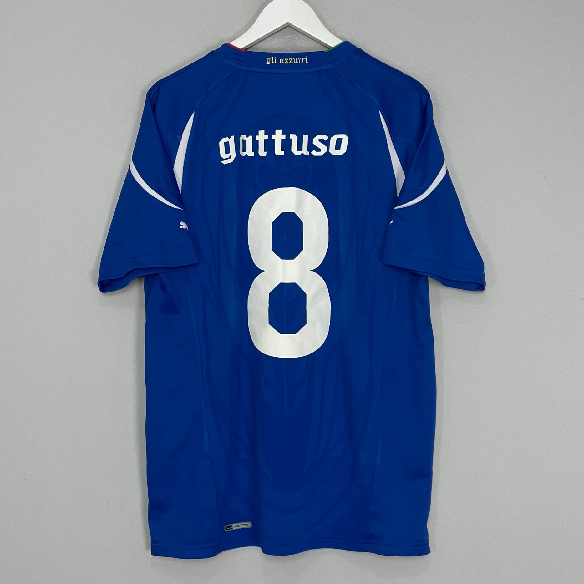 Shop 2010/11 ITALY GATTUSO #8 HOME SHIRT (XL) PUMA, classic football shirts, vintage football shirts & retro soccer jerseys at Cult Kits