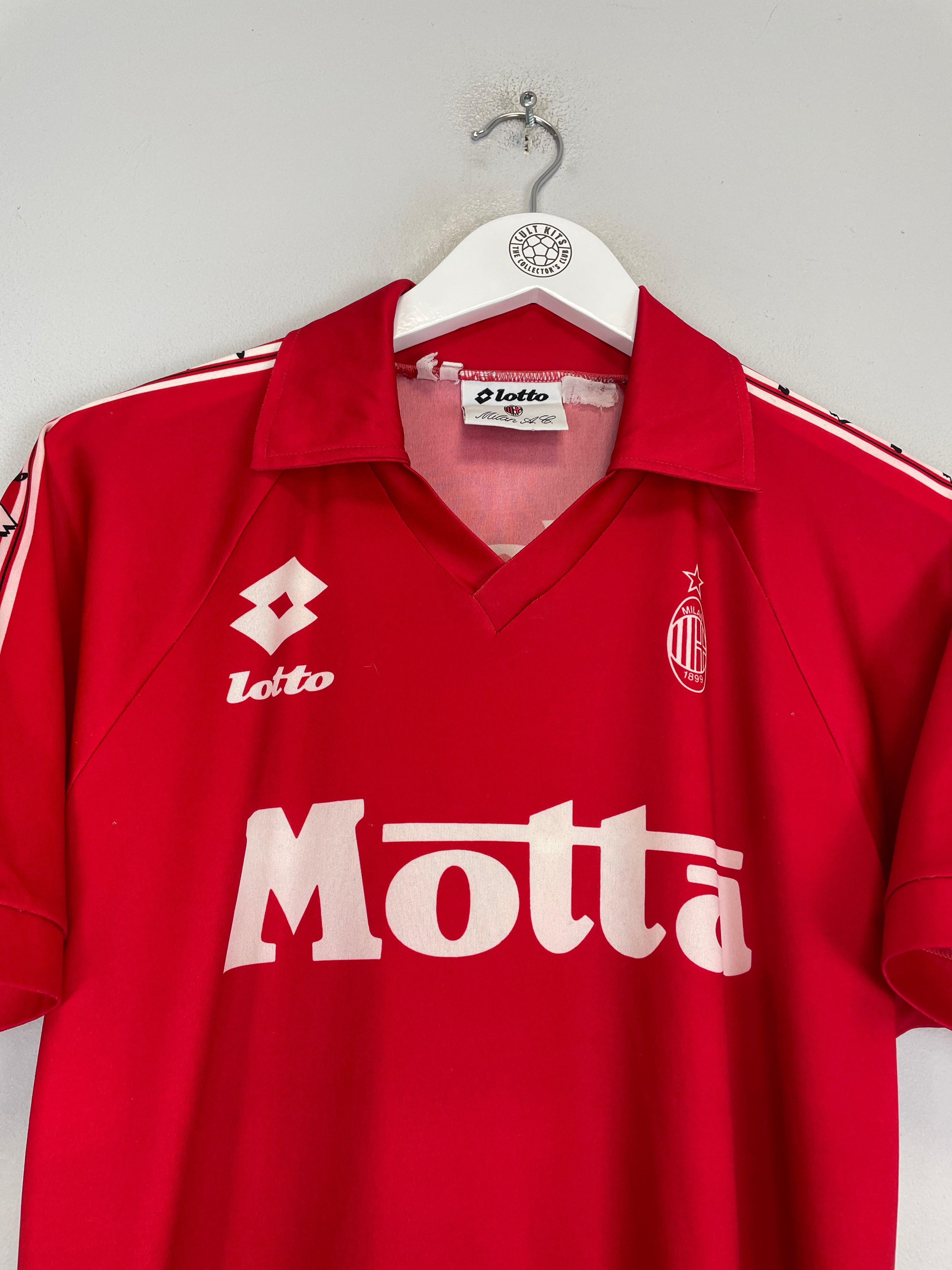 Shop 1993/95 AC MILAN TRAINING SHIRT (M) LOTTO, classic football shirts, vintage football shirts & retro soccer jerseys at Cult Kits