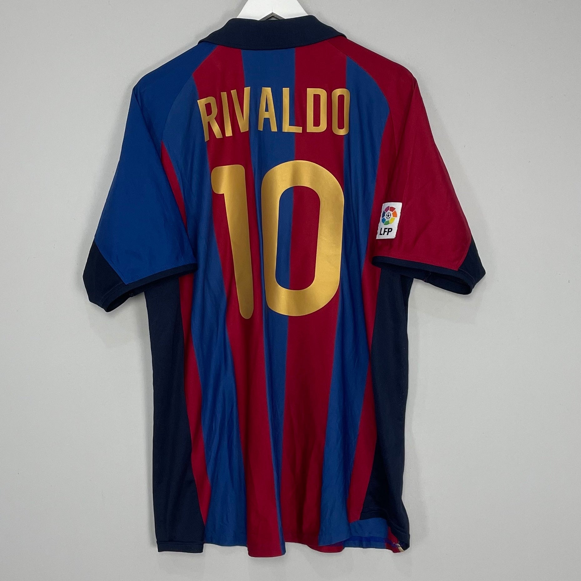 Shop 2001/02 BARCELONA RIVALDO #10 HOME SHIRT (XL) NIKE, classic football shirts, vintage football shirts & retro soccer jerseys at Cult Kits
