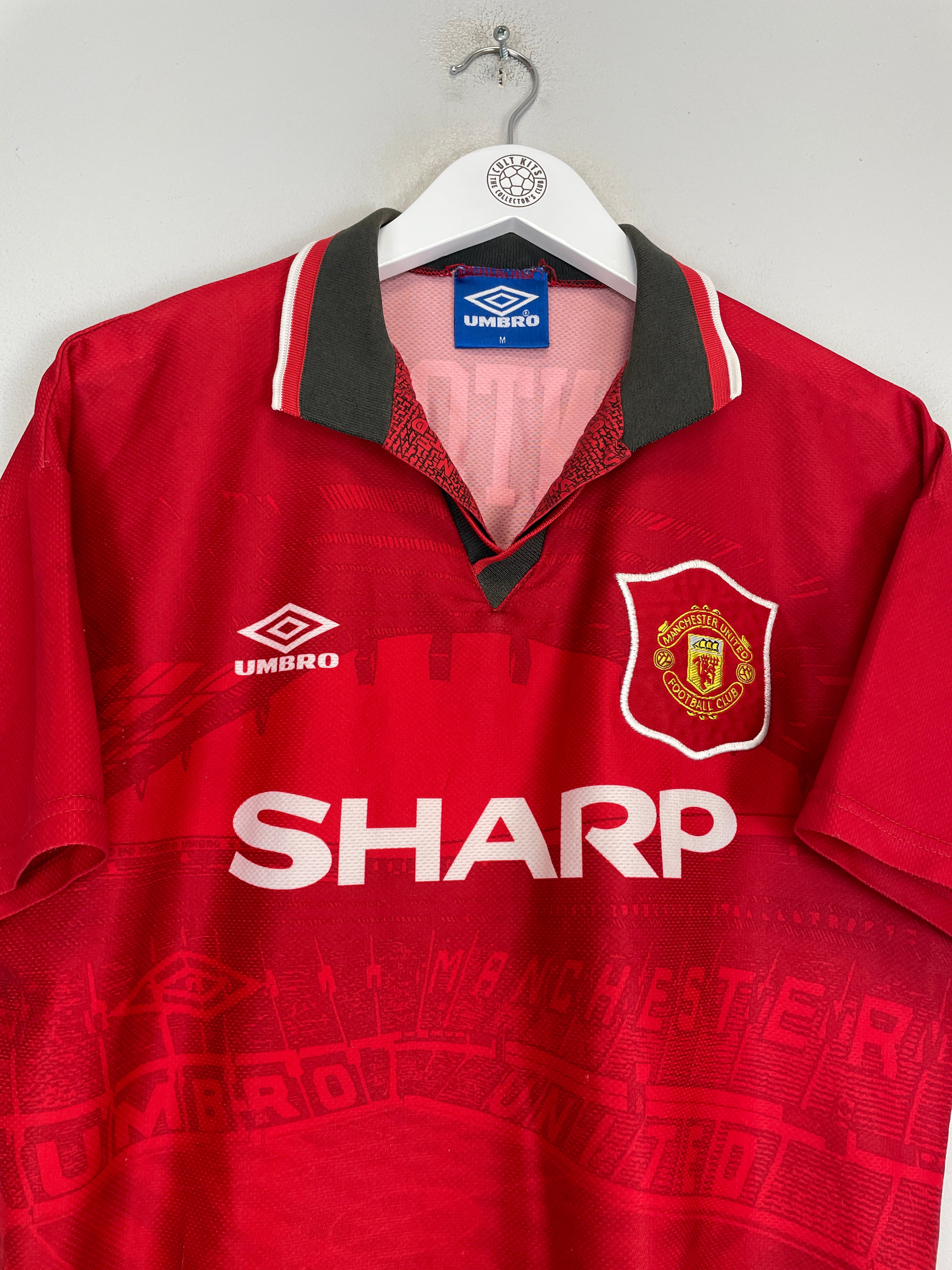 Shop 1994/95 MANCHESTER UNITED CANTONA #7 HOME SHIRT (M) UMBRO, classic football shirts, vintage football shirts & retro soccer jerseys at Cult Kits
